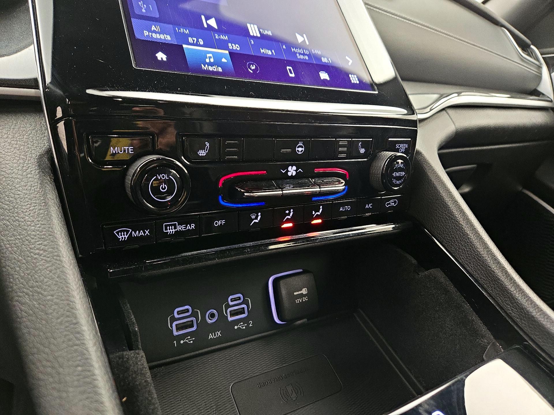 Thumbnail: 2022 Jeep Grand Cherokee - 16