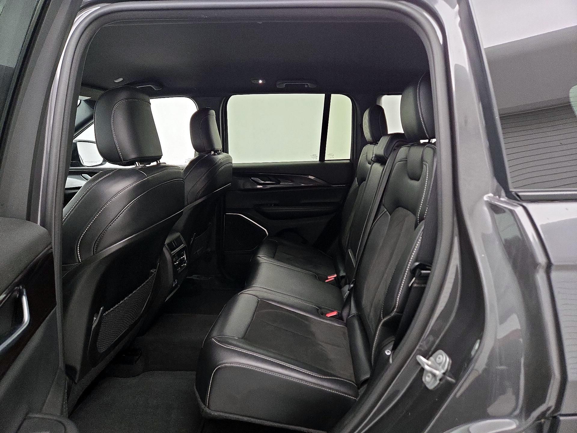 Thumbnail: 2022 Jeep Grand Cherokee - 19