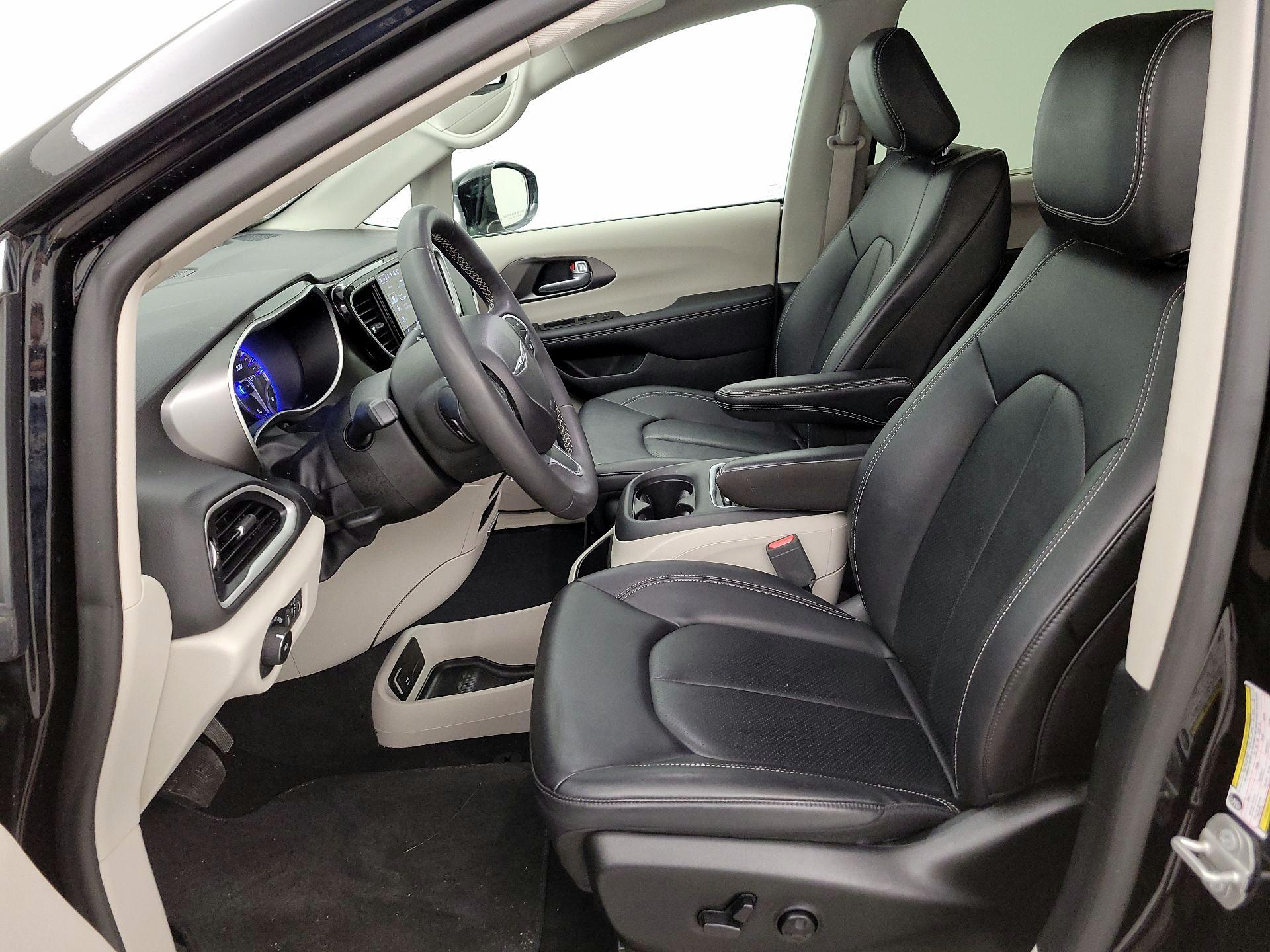 Thumbnail: 2024 Chrysler Pacifica - 11