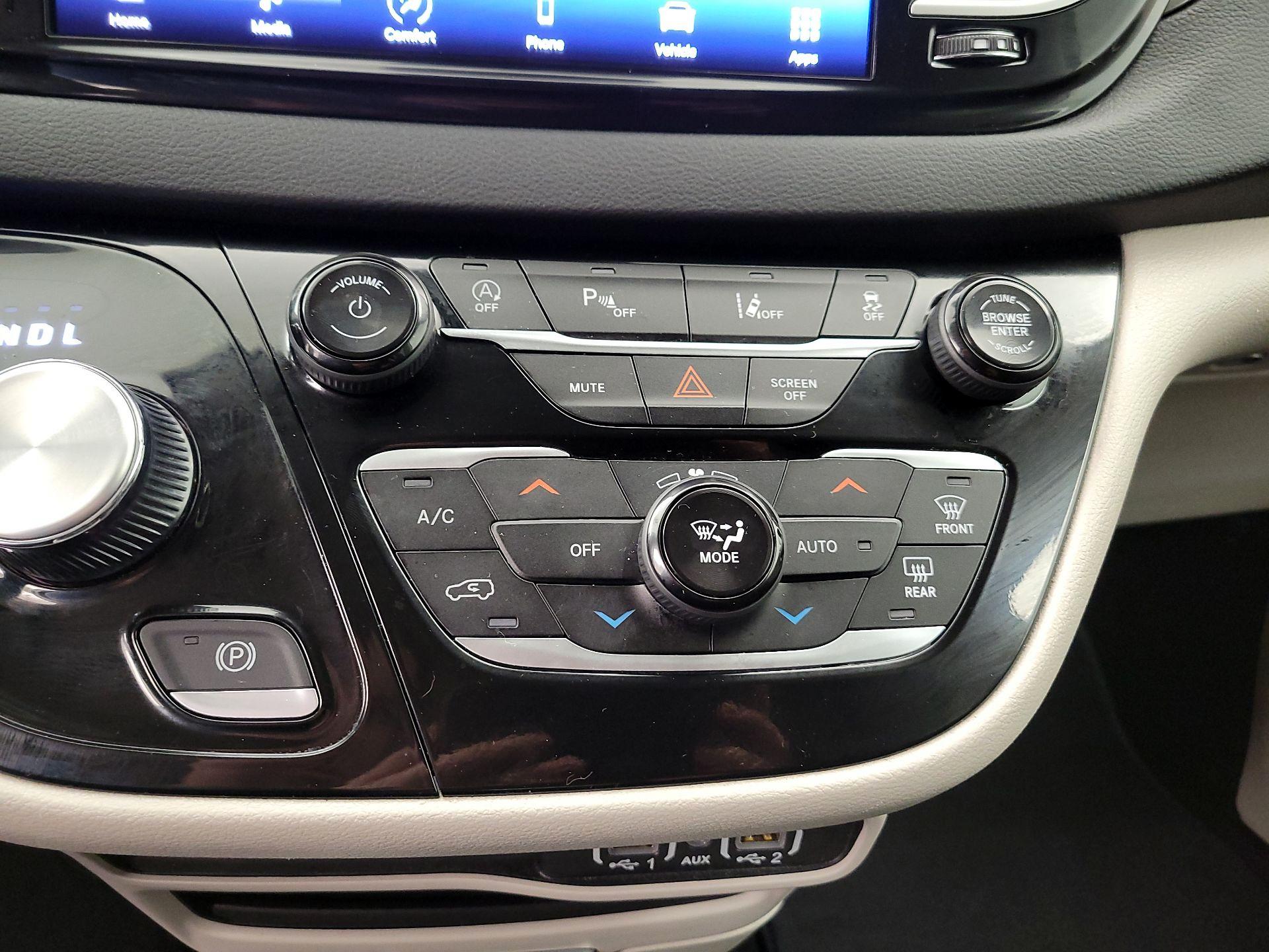 Thumbnail: 2024 Chrysler Pacifica - 16