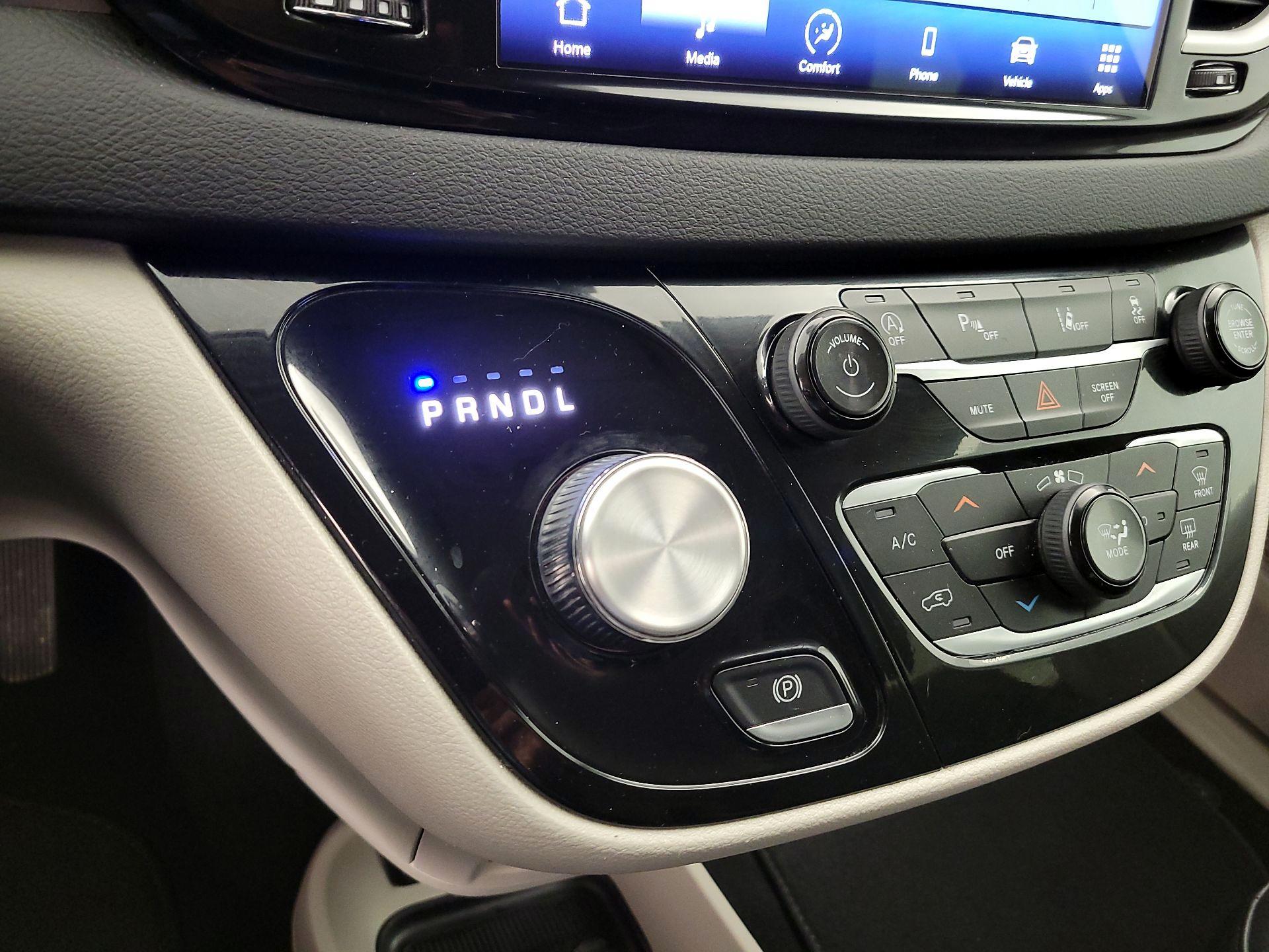 Thumbnail: 2024 Chrysler Pacifica - 17