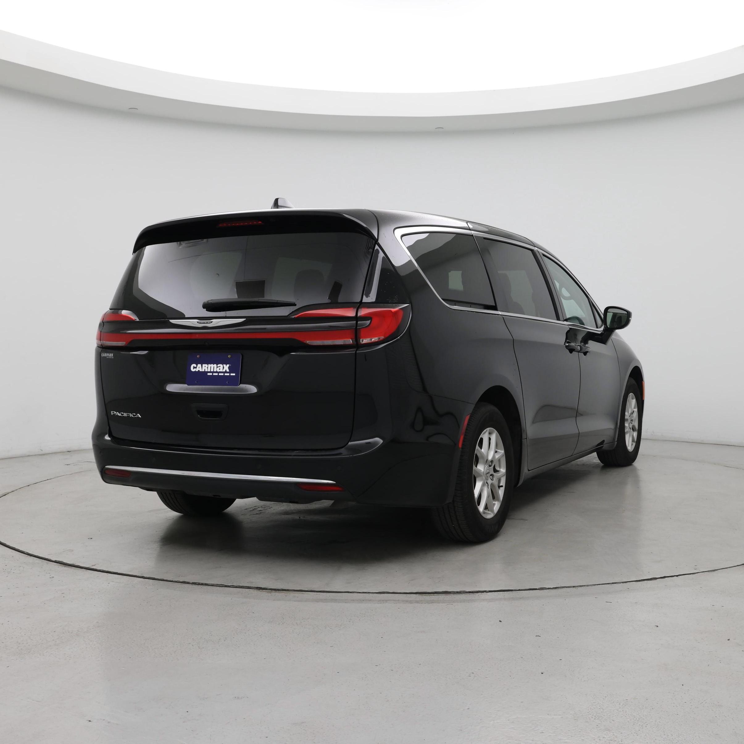 Thumbnail: 2024 Chrysler Pacifica - 8