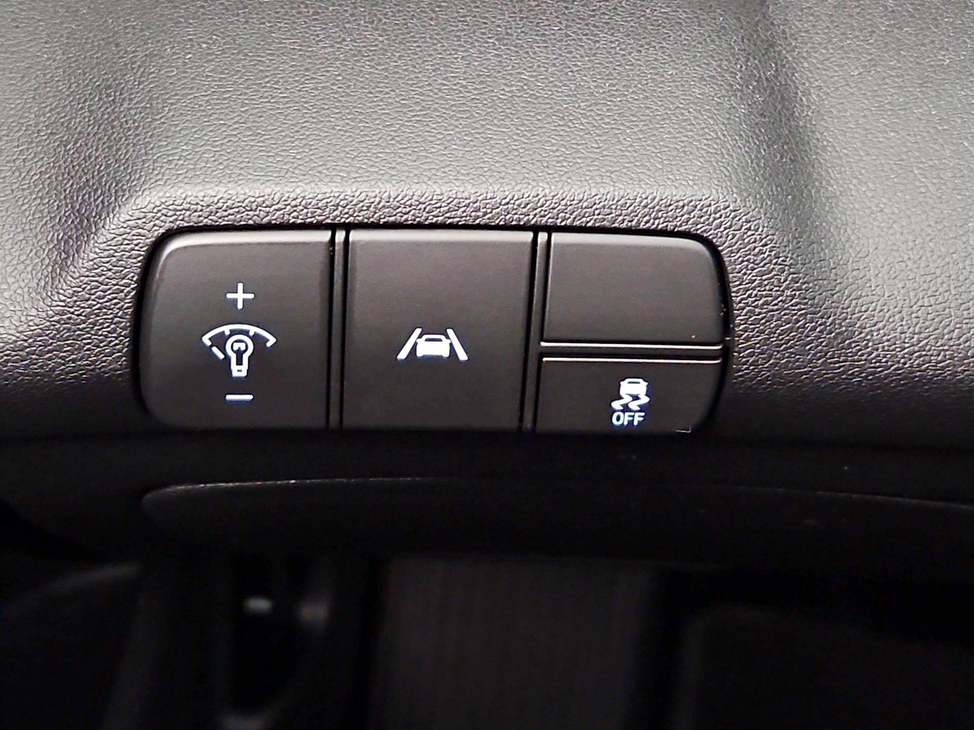 Thumbnail: 2023 Hyundai Elantra - 13