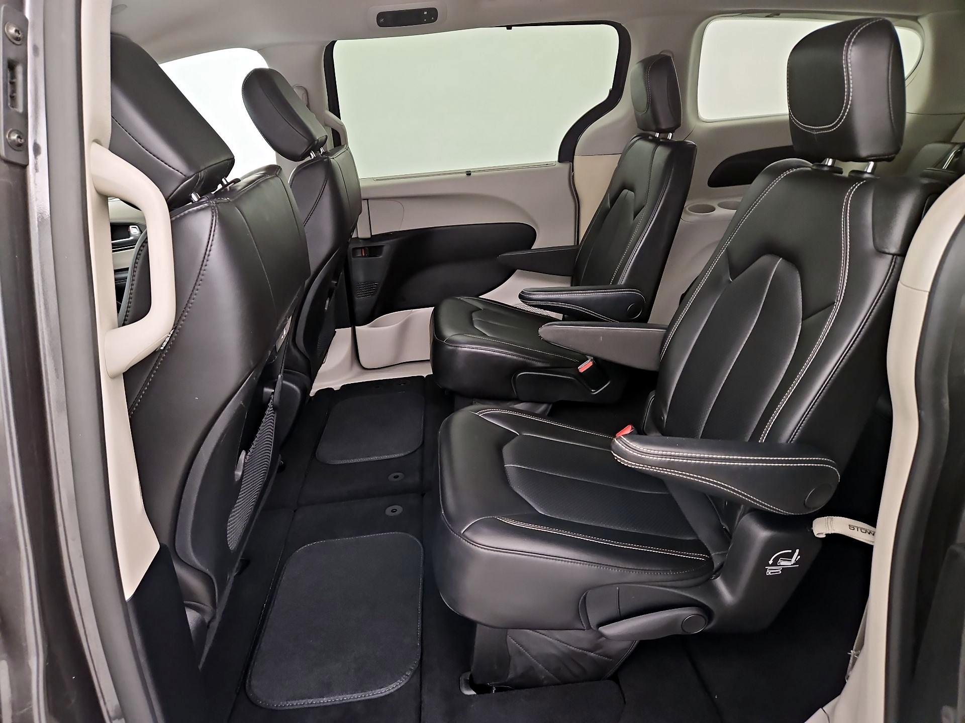 Thumbnail: 2023 Chrysler Pacifica - 19