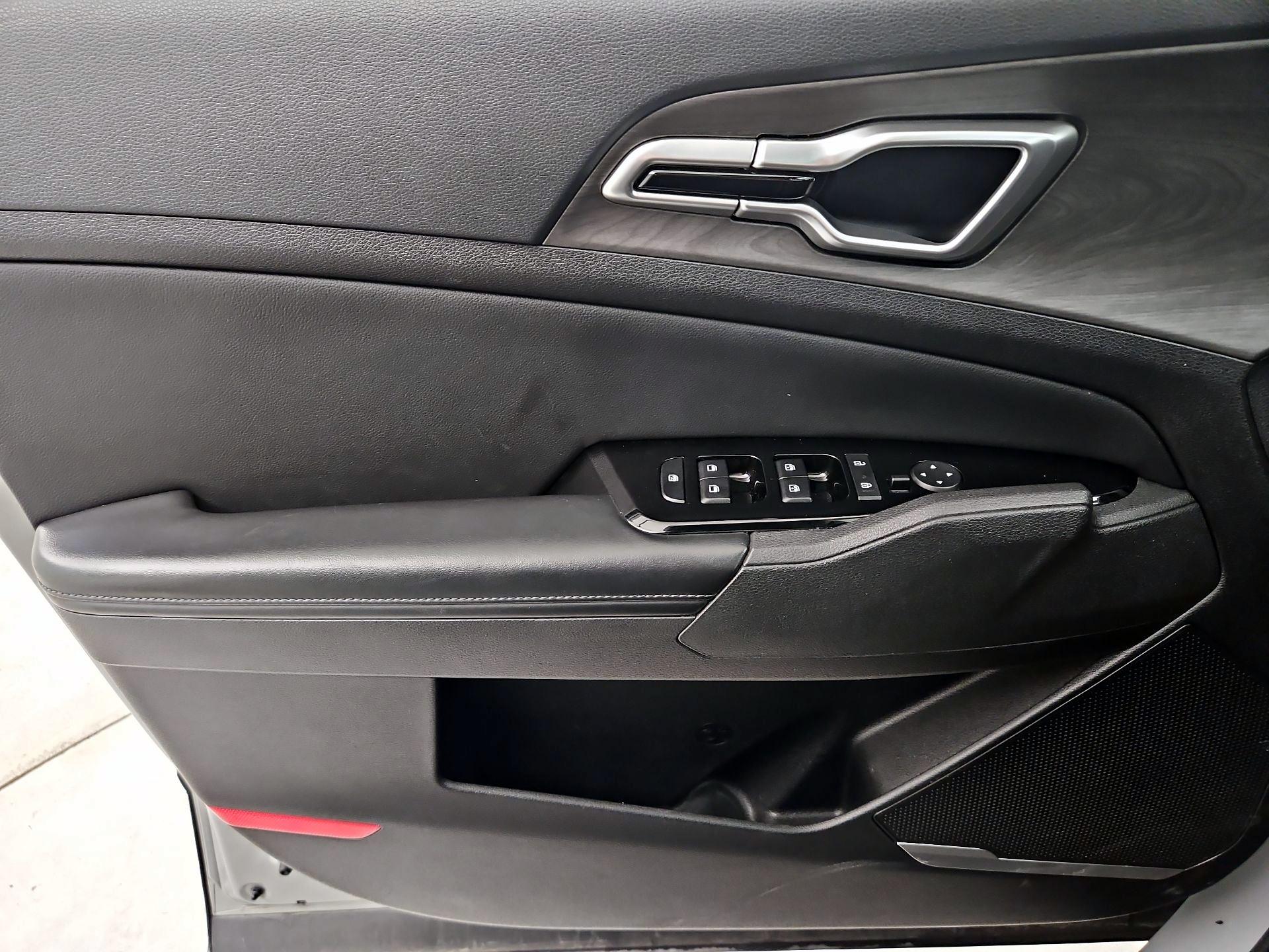 Thumbnail: 2023 Kia Sportage - 12