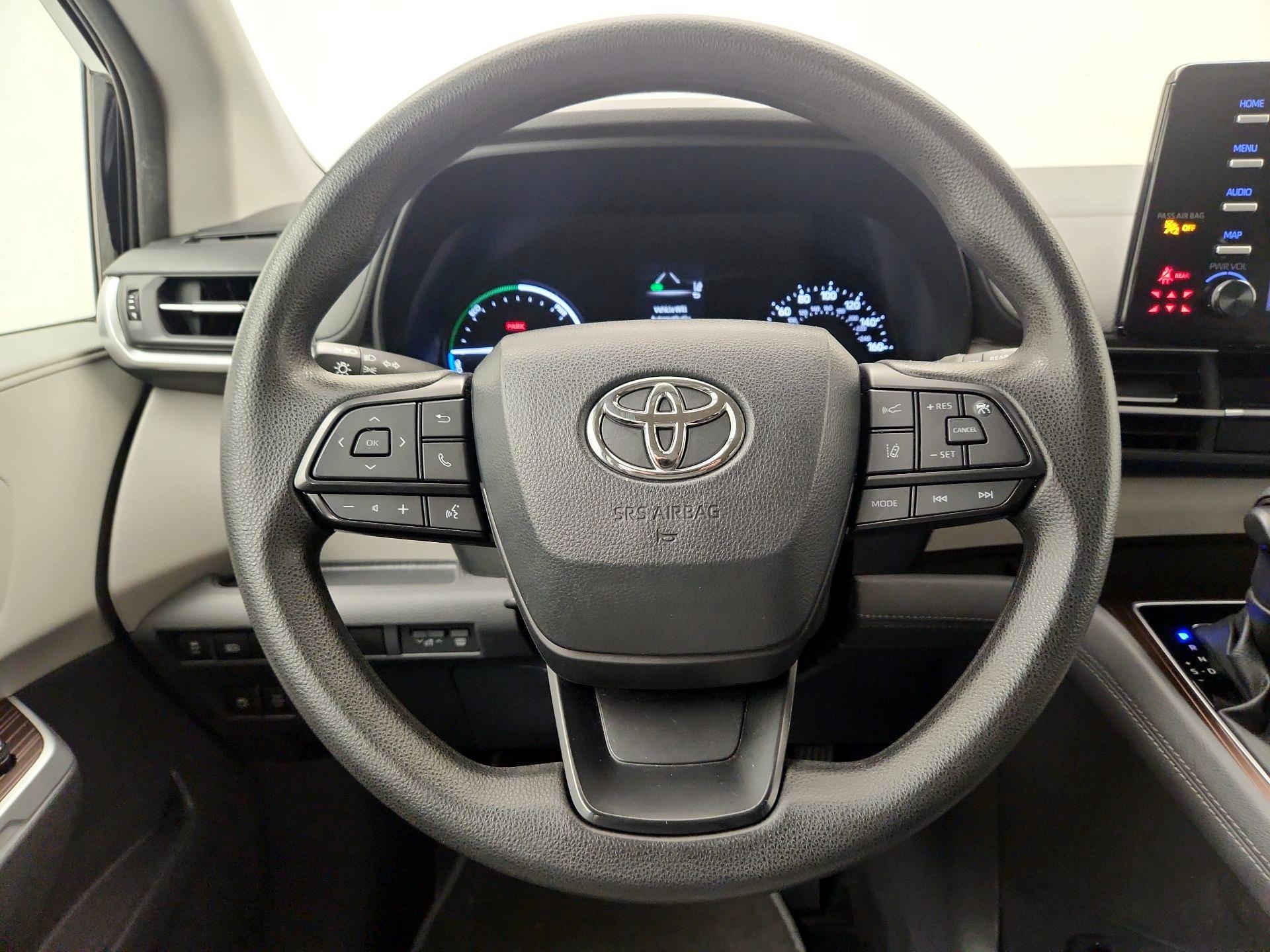 Thumbnail: 2024 Toyota Sienna - 10