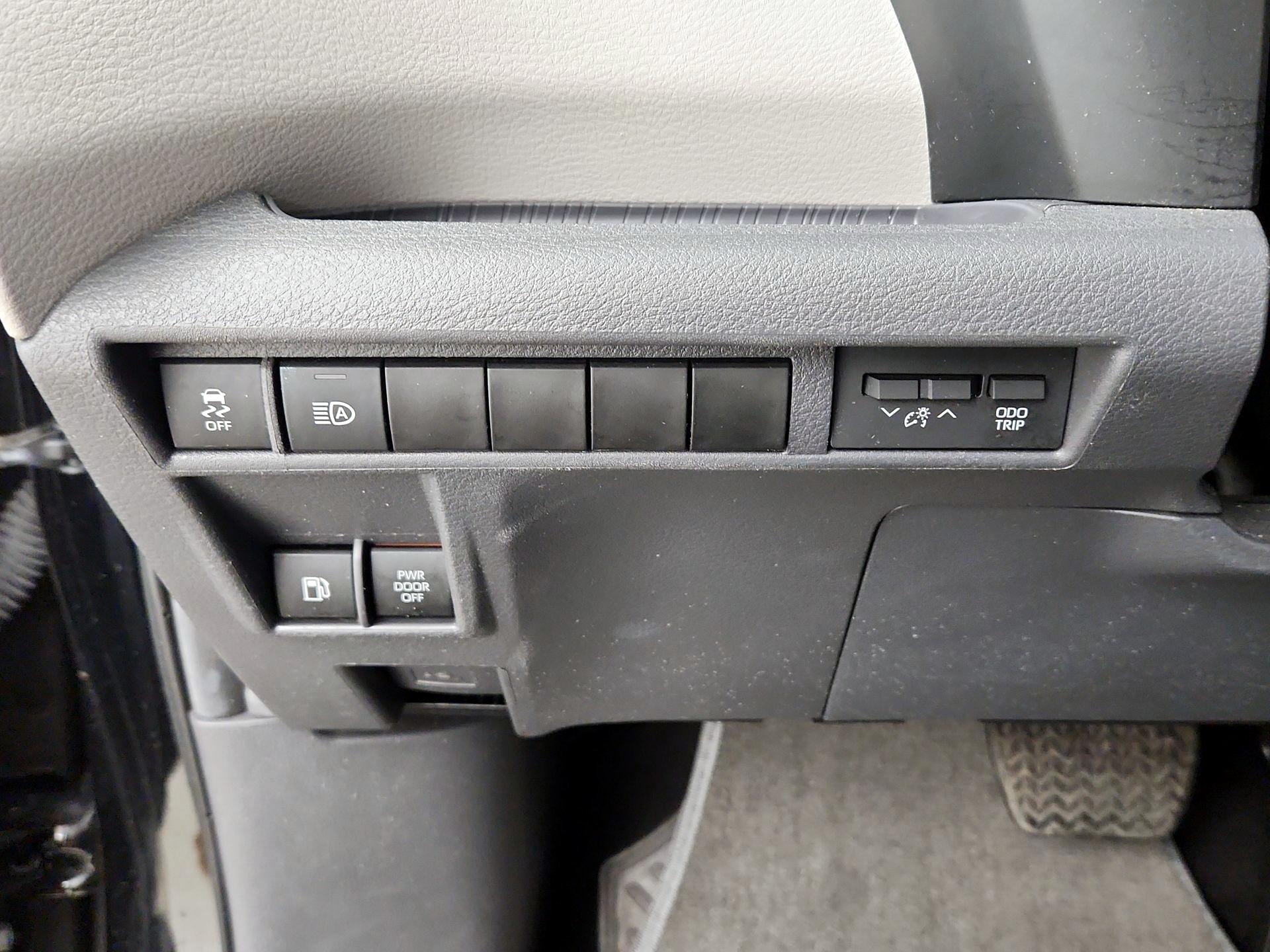 Thumbnail: 2024 Toyota Sienna - 13