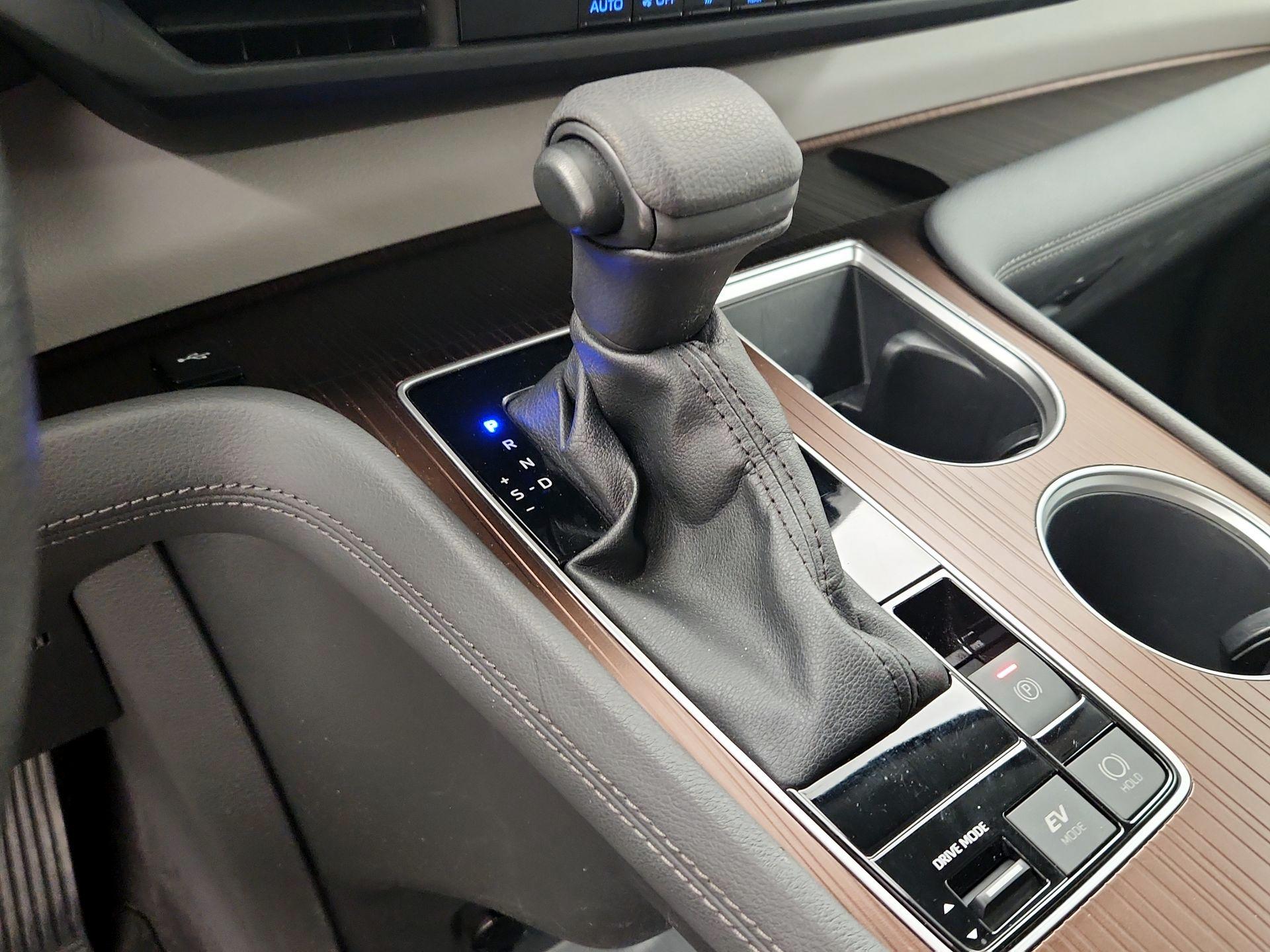 Thumbnail: 2024 Toyota Sienna - 17