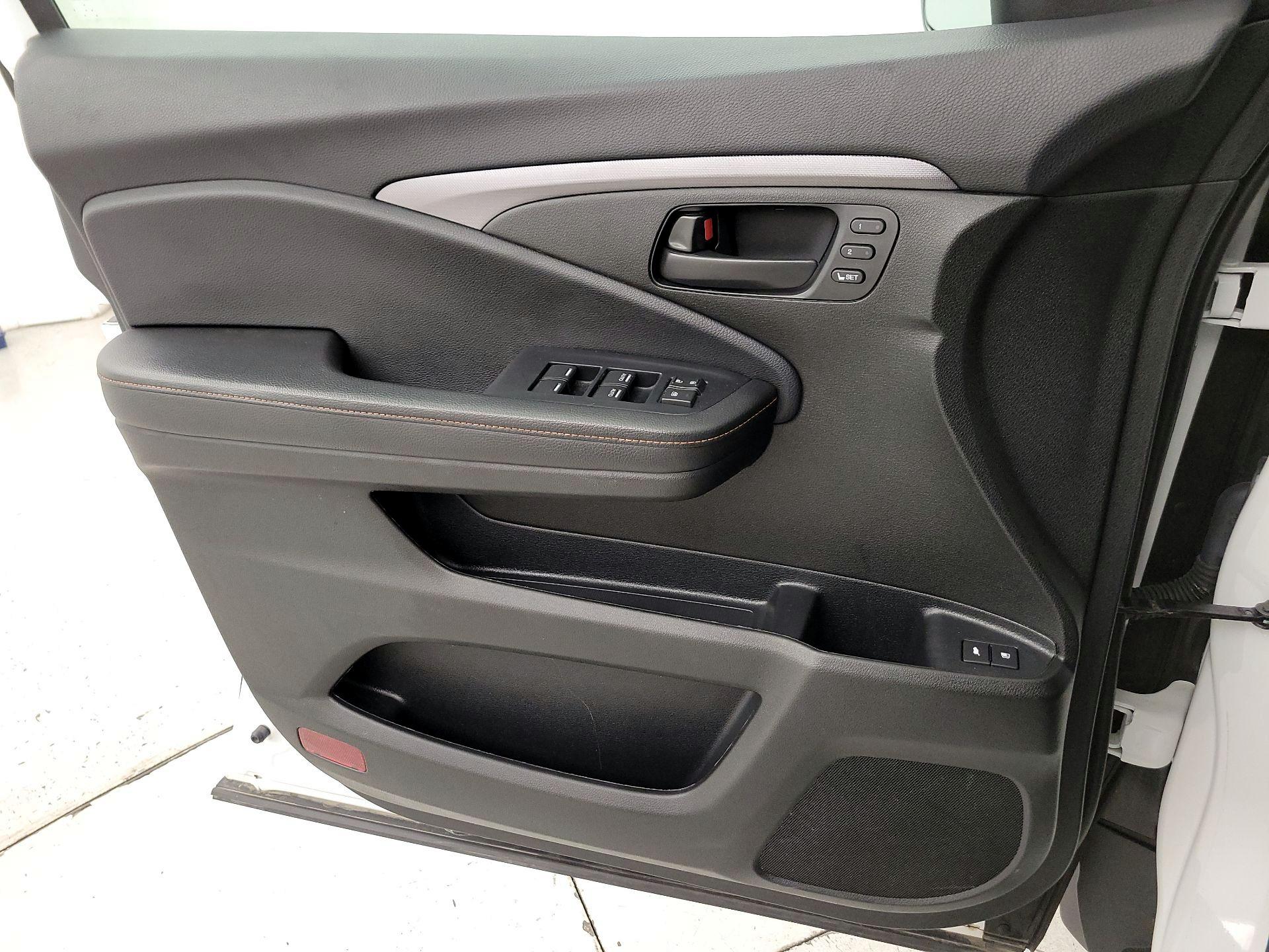 Thumbnail: 2022 Honda Pilot - 12