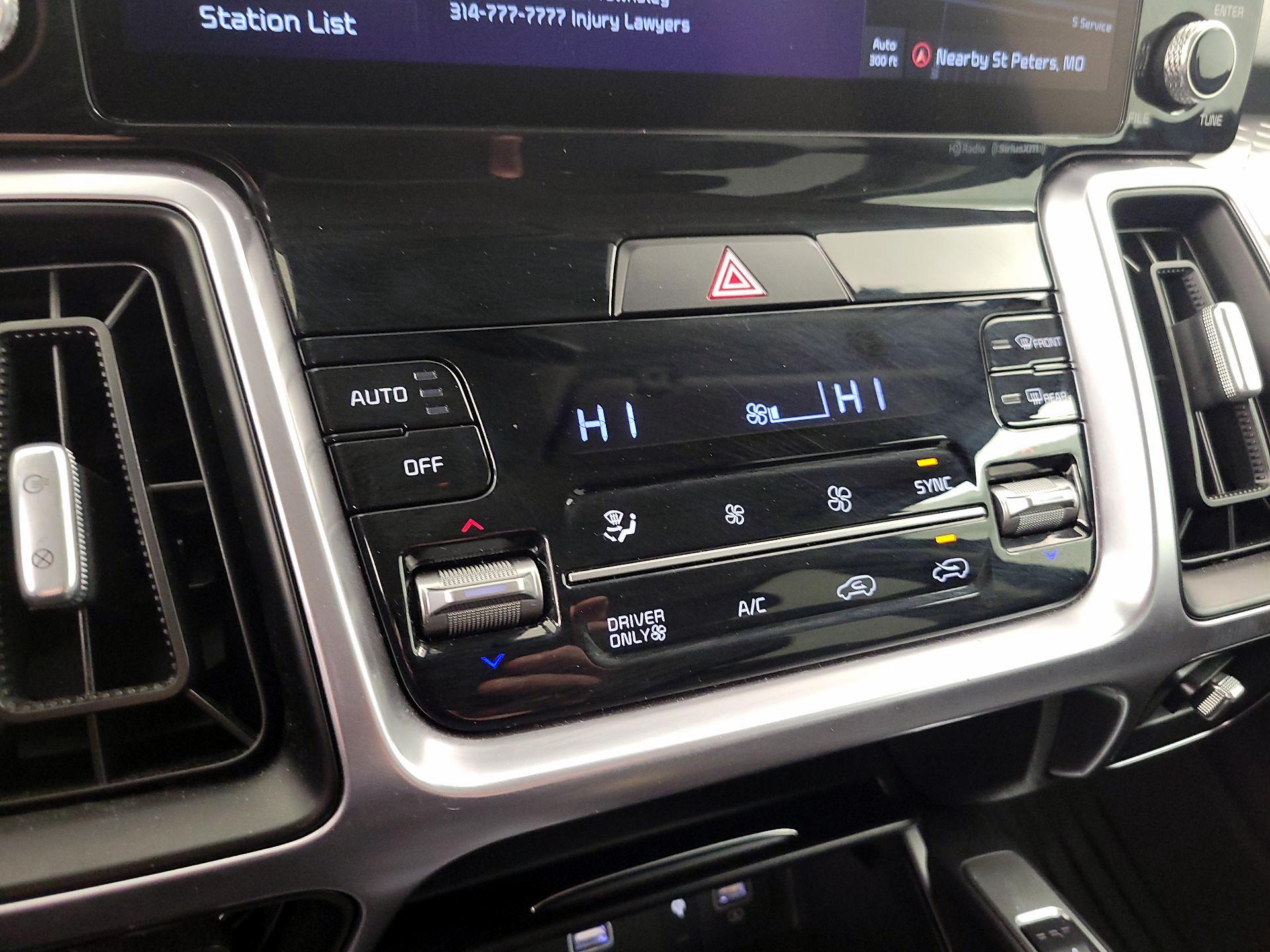 Thumbnail: 2023 Kia Sorento - 17