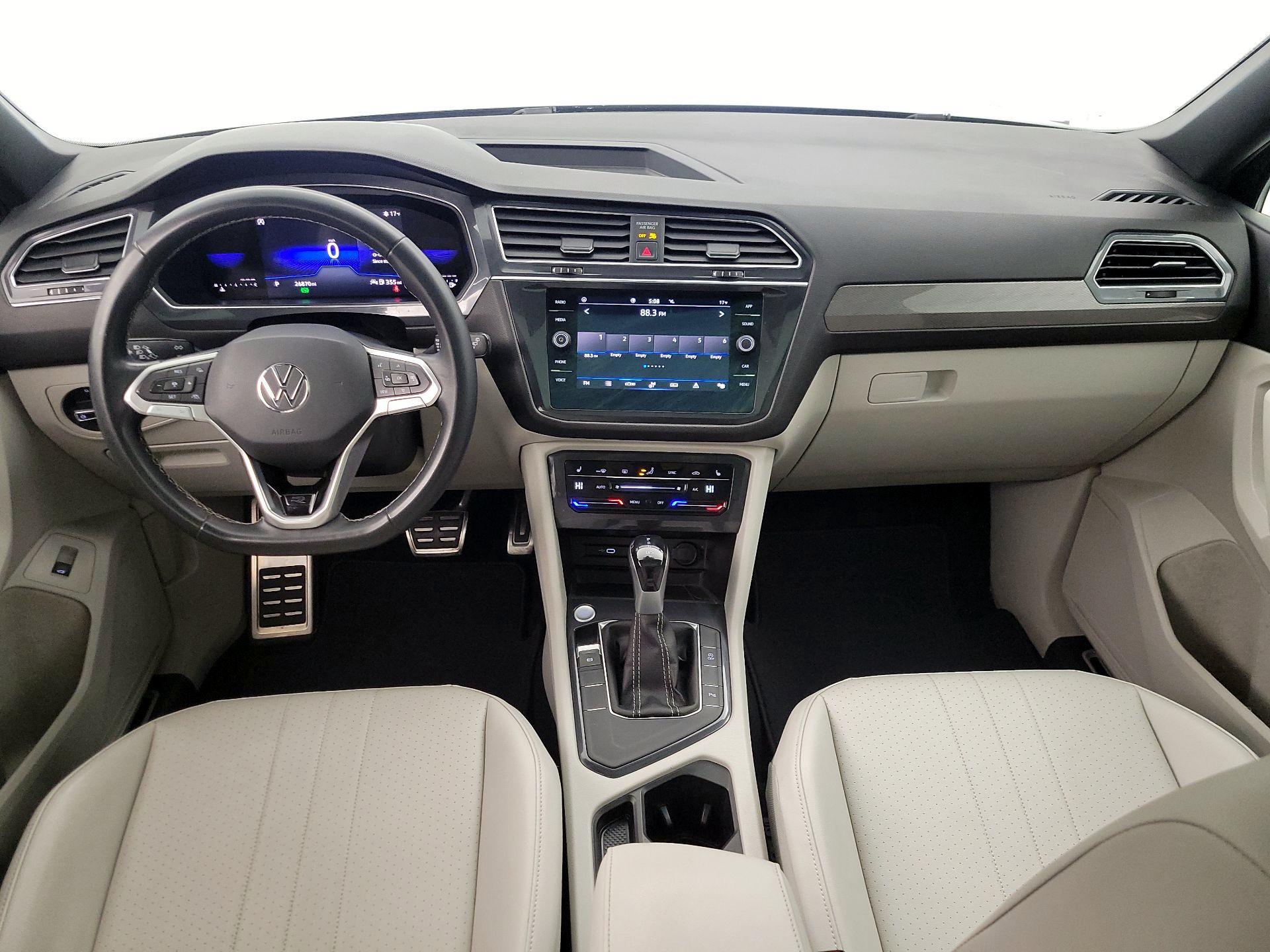 Thumbnail: 2023 Volkswagen Tiguan - 9