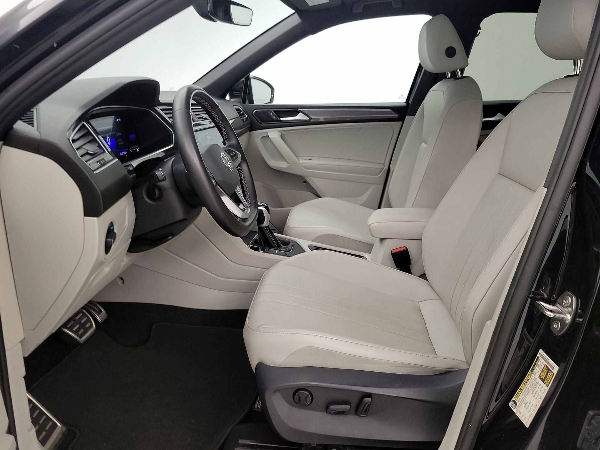 Thumbnail: 2023 Volkswagen Tiguan - 11