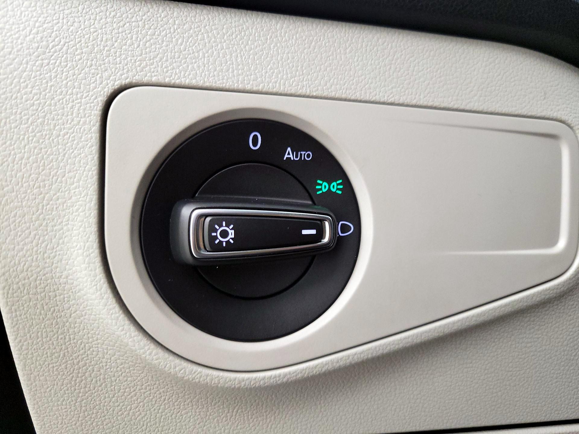 Thumbnail: 2023 Volkswagen Tiguan - 13