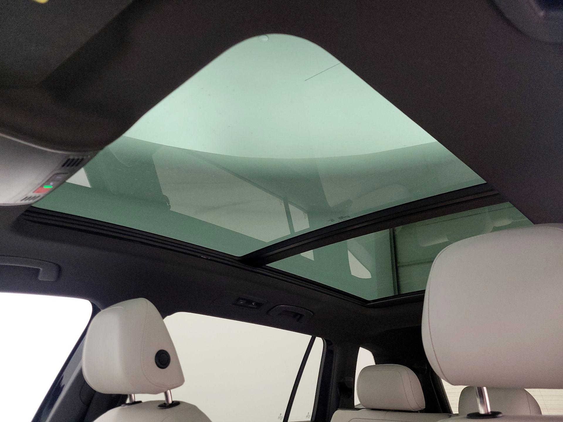 Thumbnail: 2023 Volkswagen Tiguan - 19