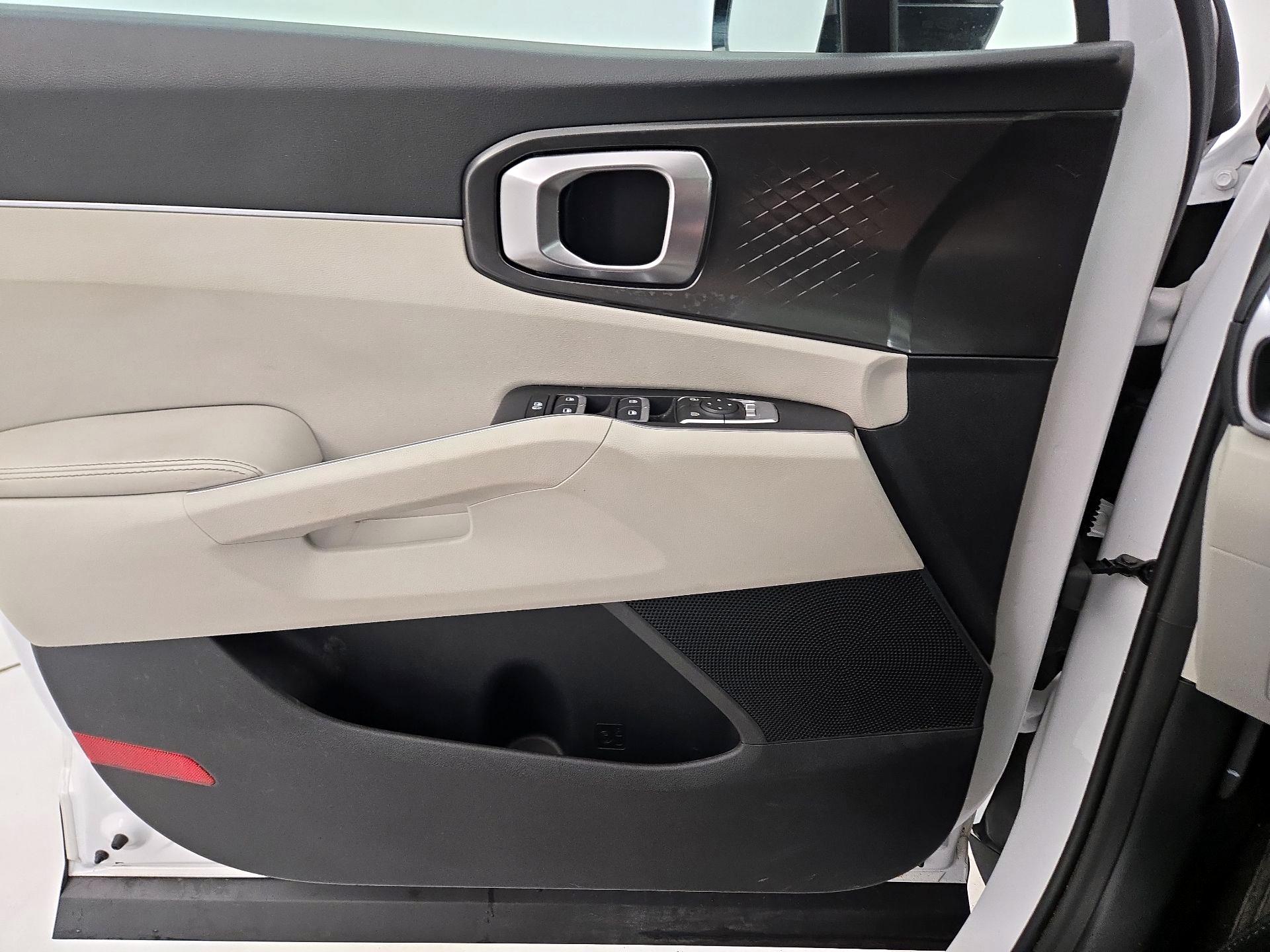 Thumbnail: 2021 Kia Sorento - 12