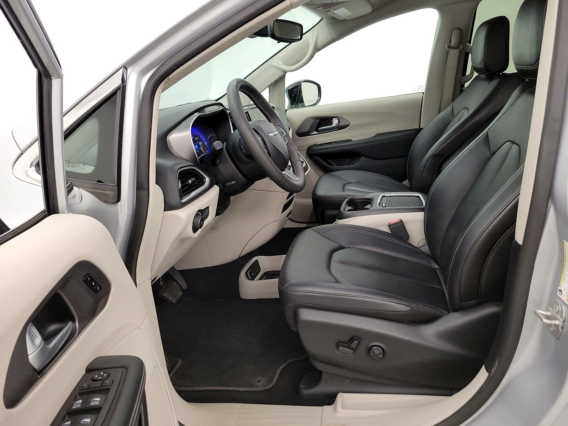 Thumbnail: 2024 Chrysler Pacifica - 11