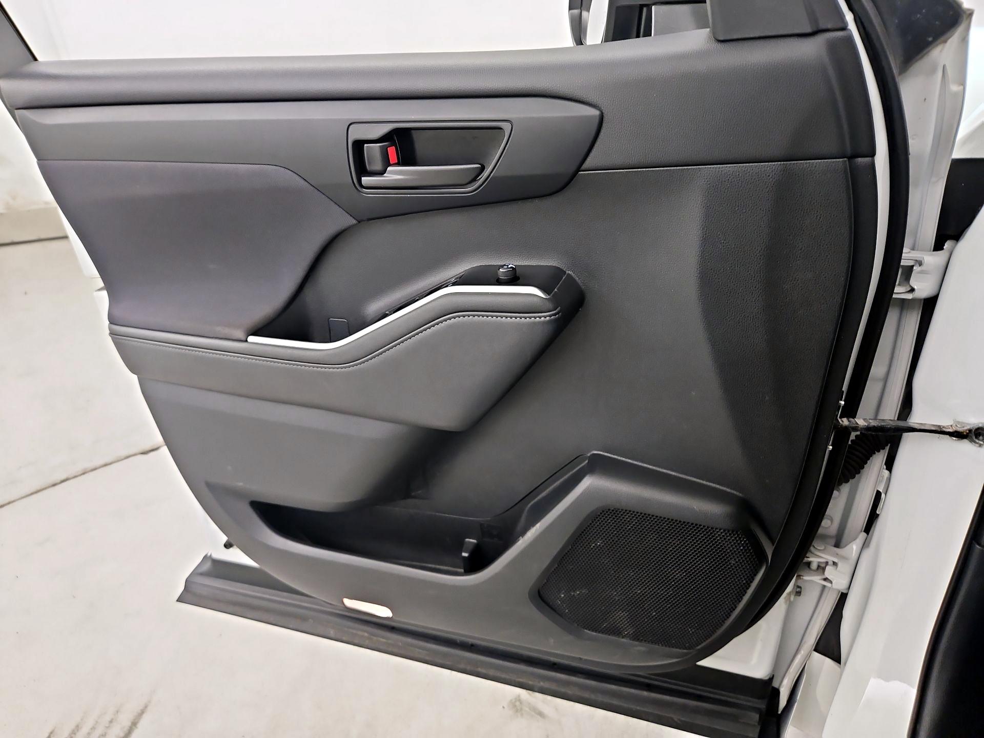 Thumbnail: 2021 Toyota Highlander - 12