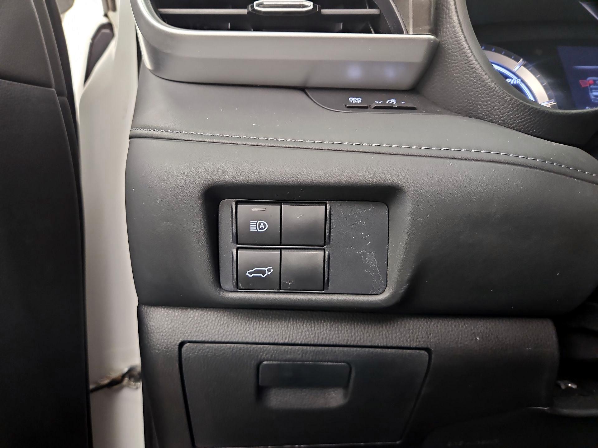 Thumbnail: 2021 Toyota Highlander - 13