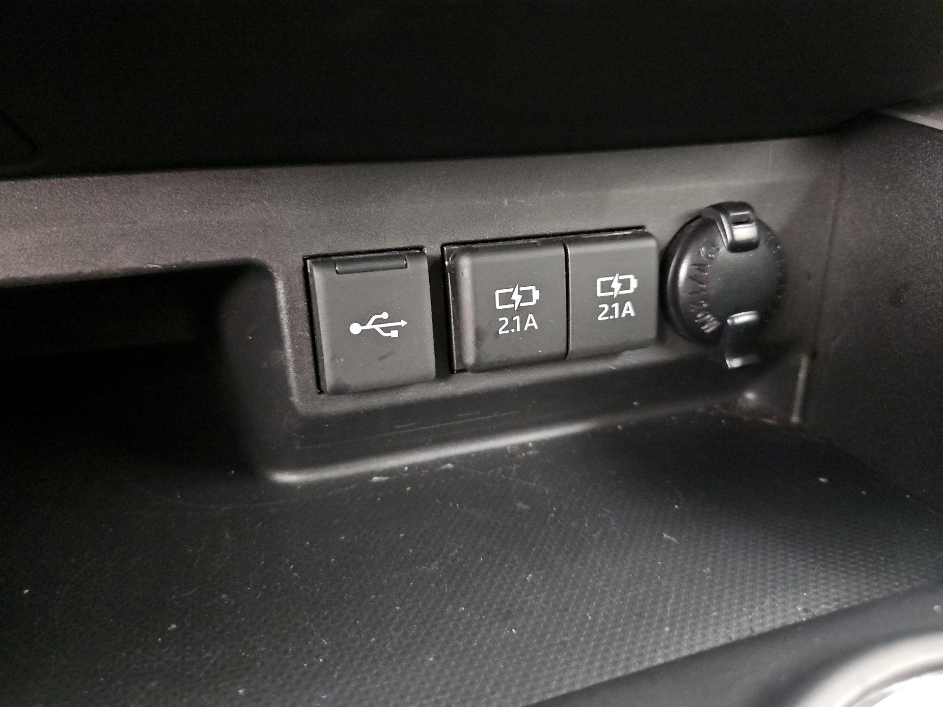 Thumbnail: 2021 Toyota Highlander - 18