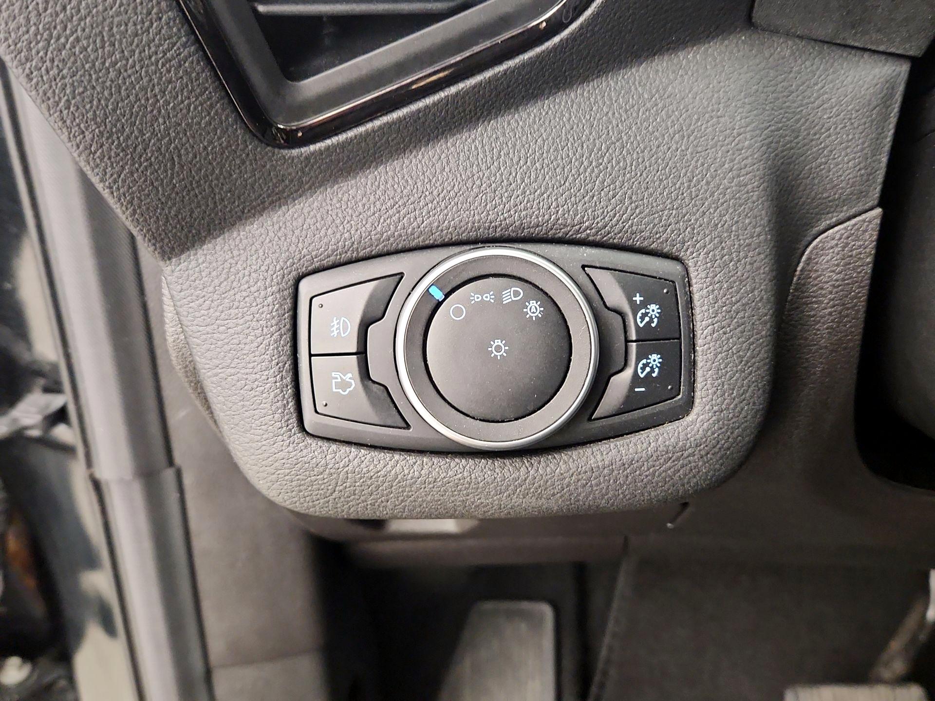 Thumbnail: 2016 Ford Escape - 13