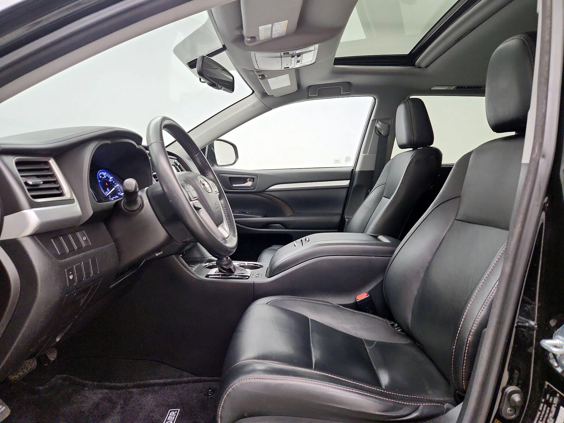 Thumbnail: 2016 Toyota Highlander - 11