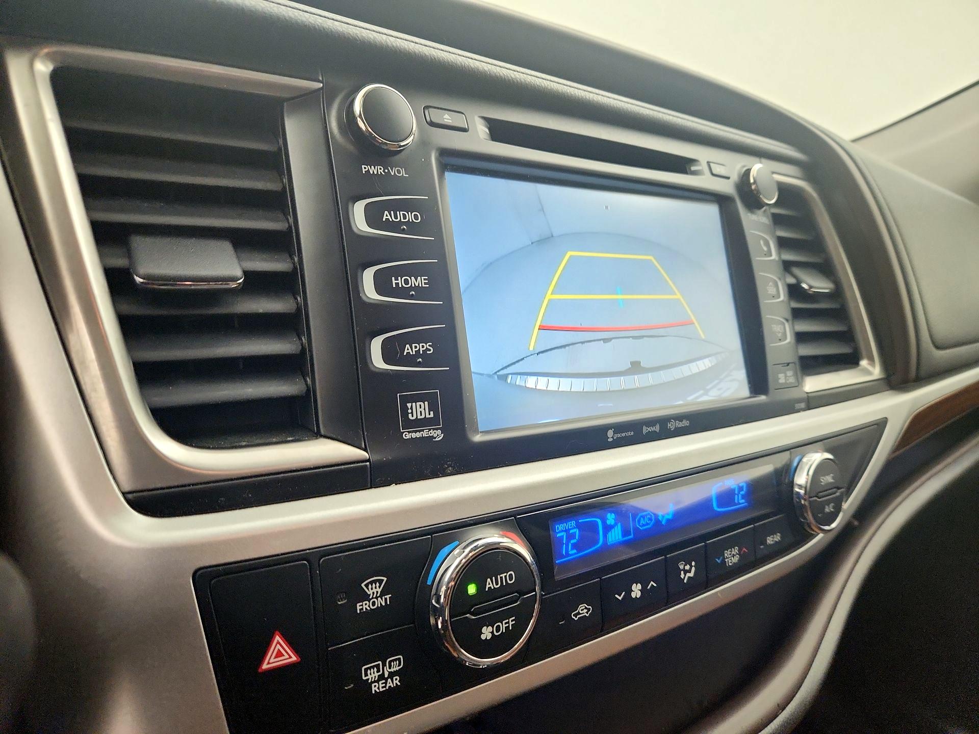 Thumbnail: 2018 Toyota Highlander - 15