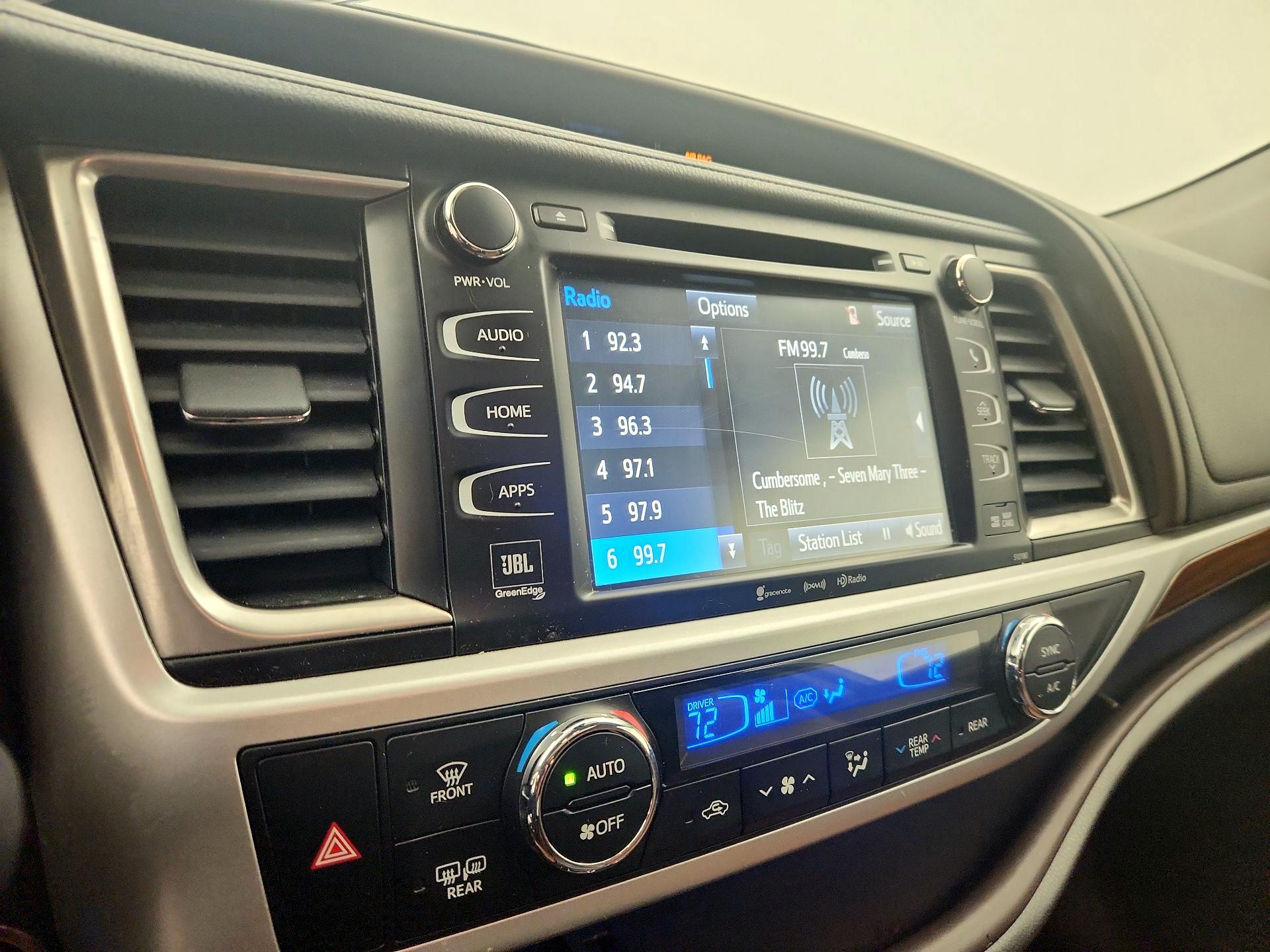 Thumbnail: 2018 Toyota Highlander - 16