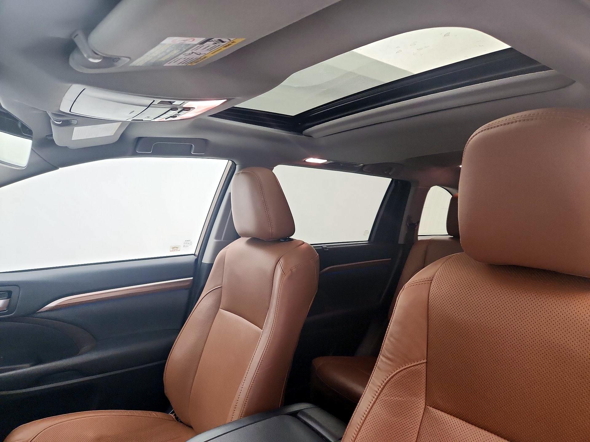 Thumbnail: 2018 Toyota Highlander - 20