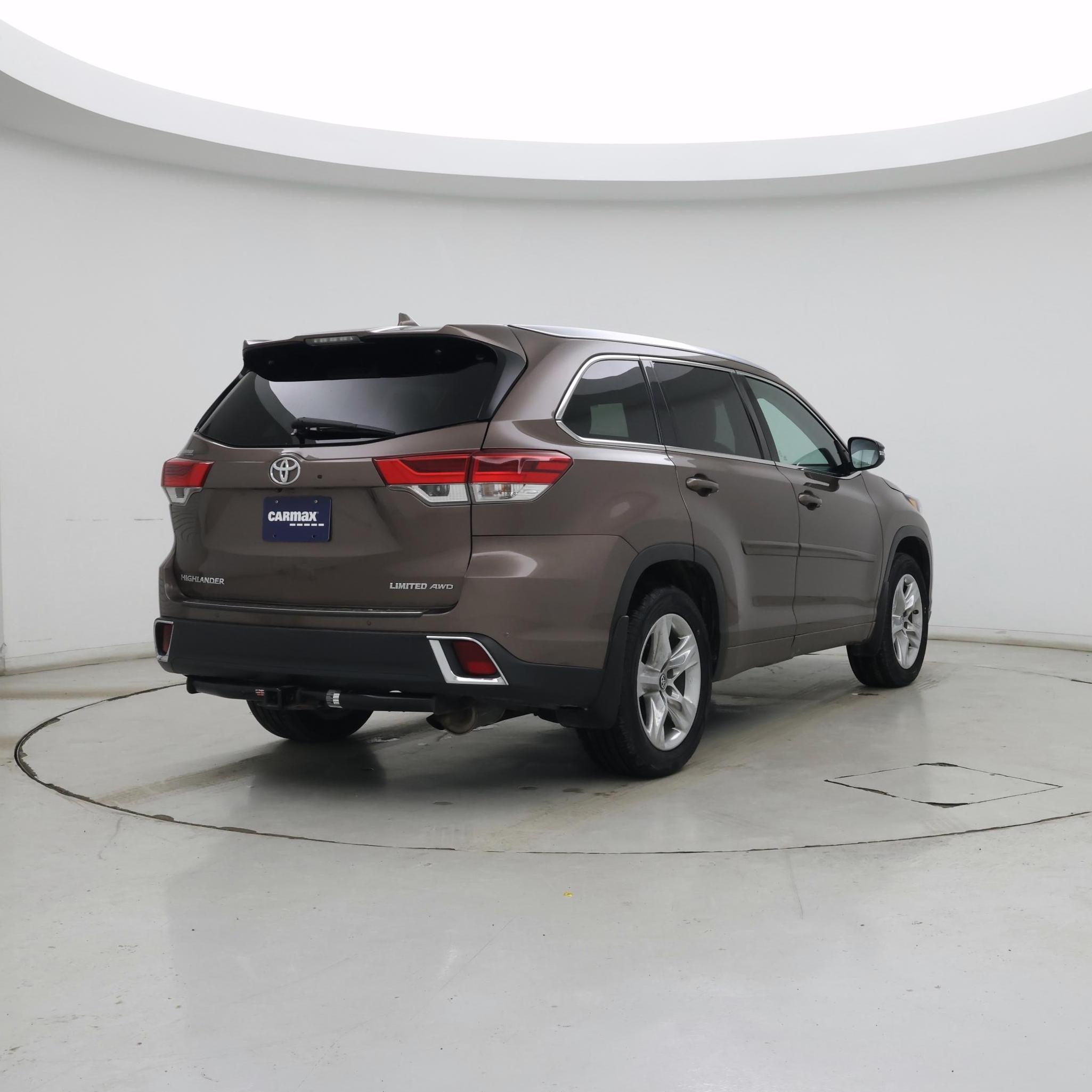 Thumbnail: 2018 Toyota Highlander - 8