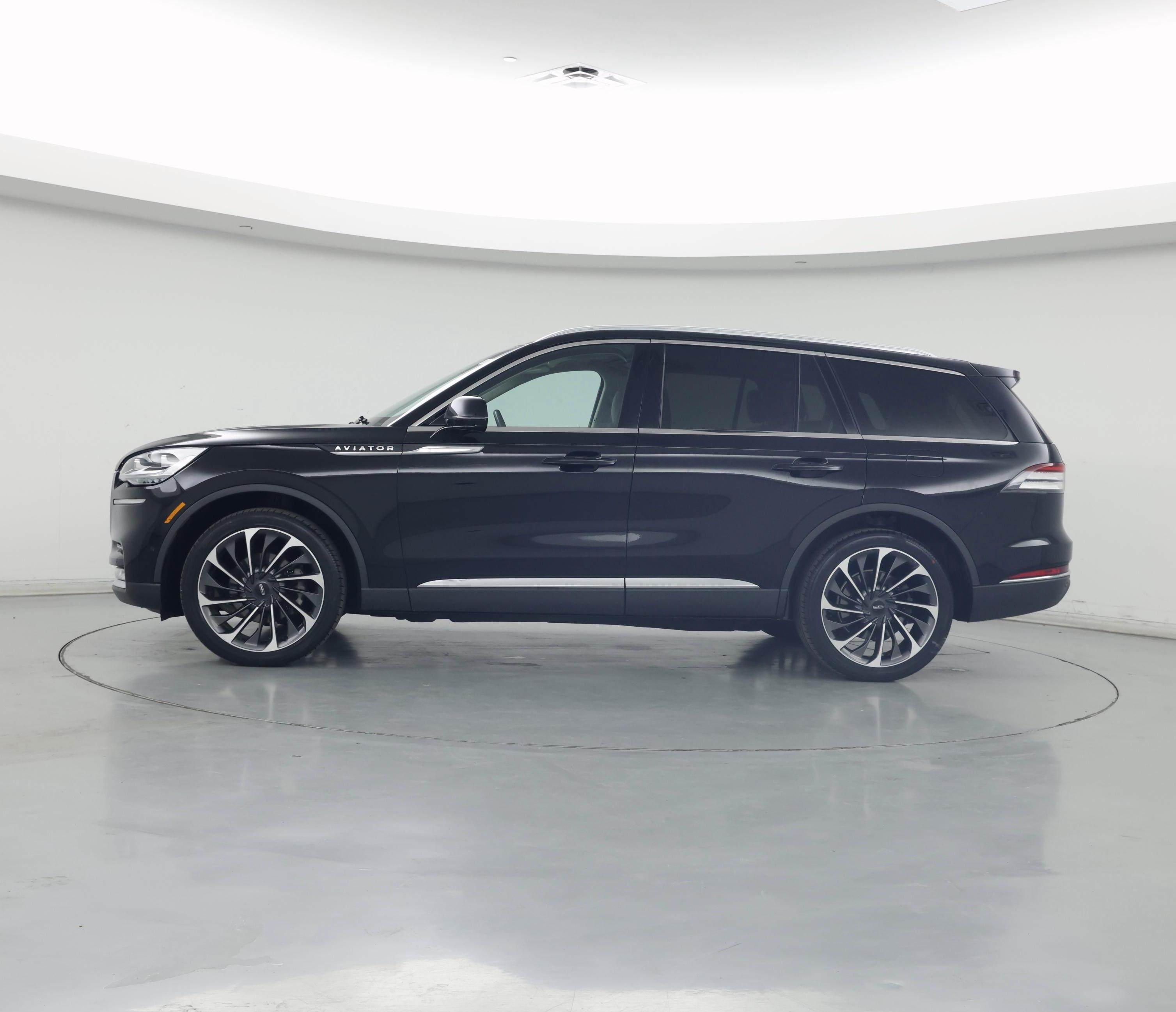 Thumbnail: 2020 Lincoln Aviator - 3