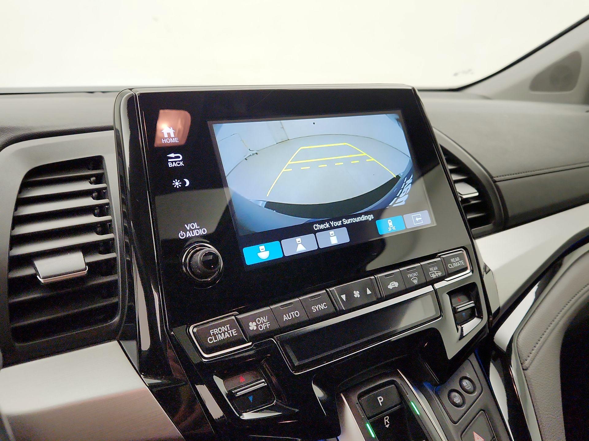 Thumbnail: 2018 Honda Odyssey - 15