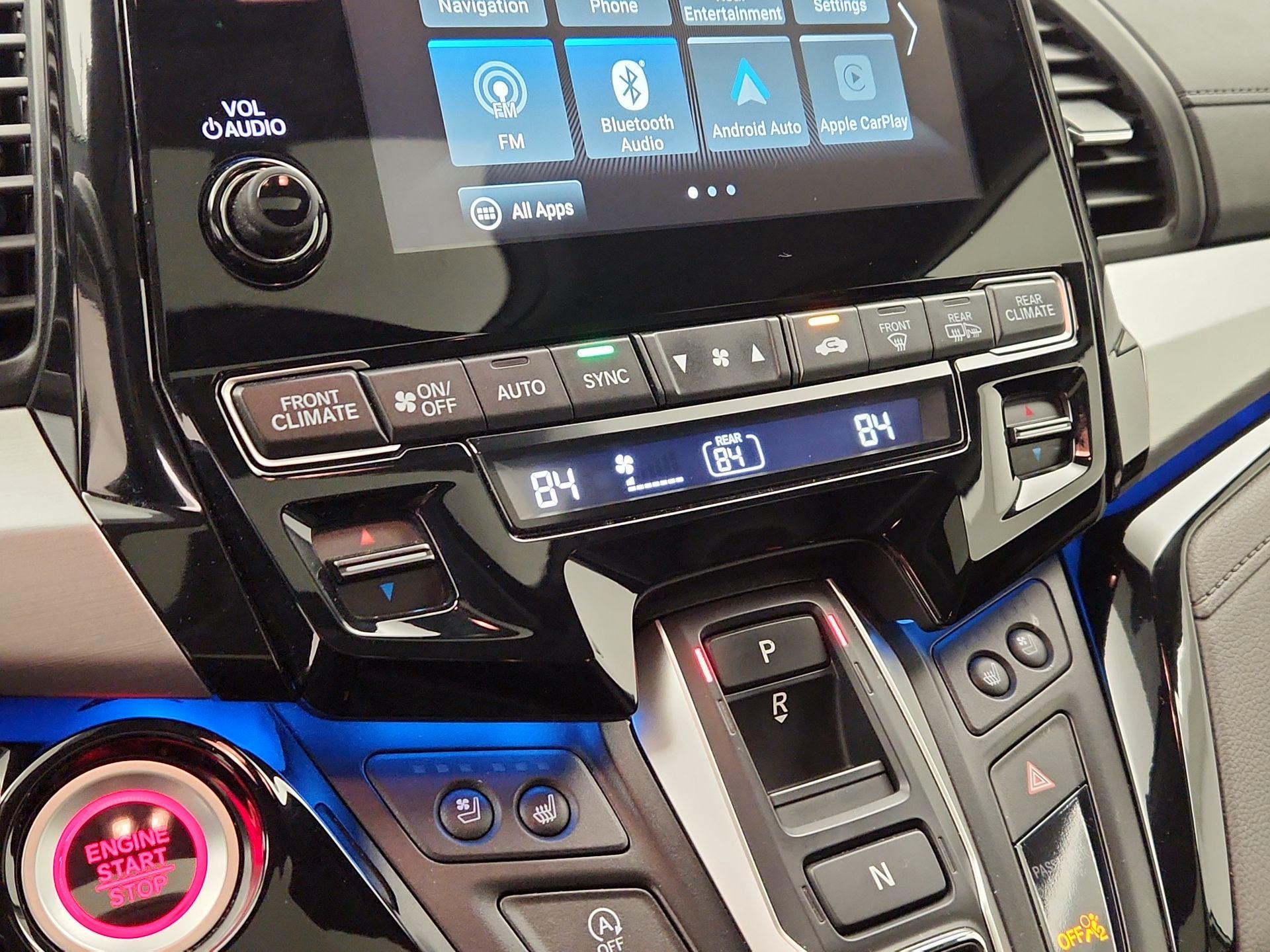 Thumbnail: 2018 Honda Odyssey - 17