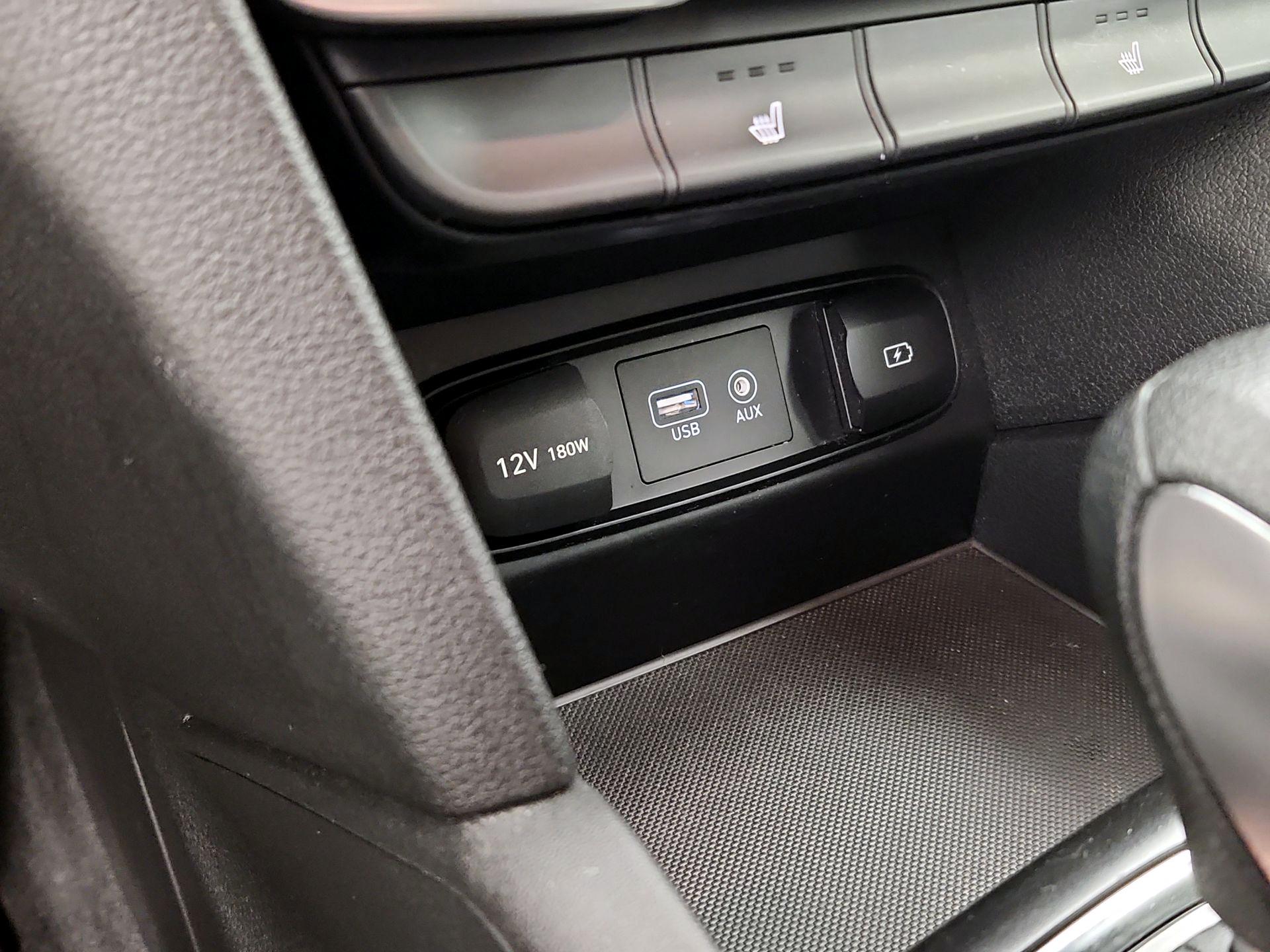 Thumbnail: 2019 Hyundai Santa Fe - 18