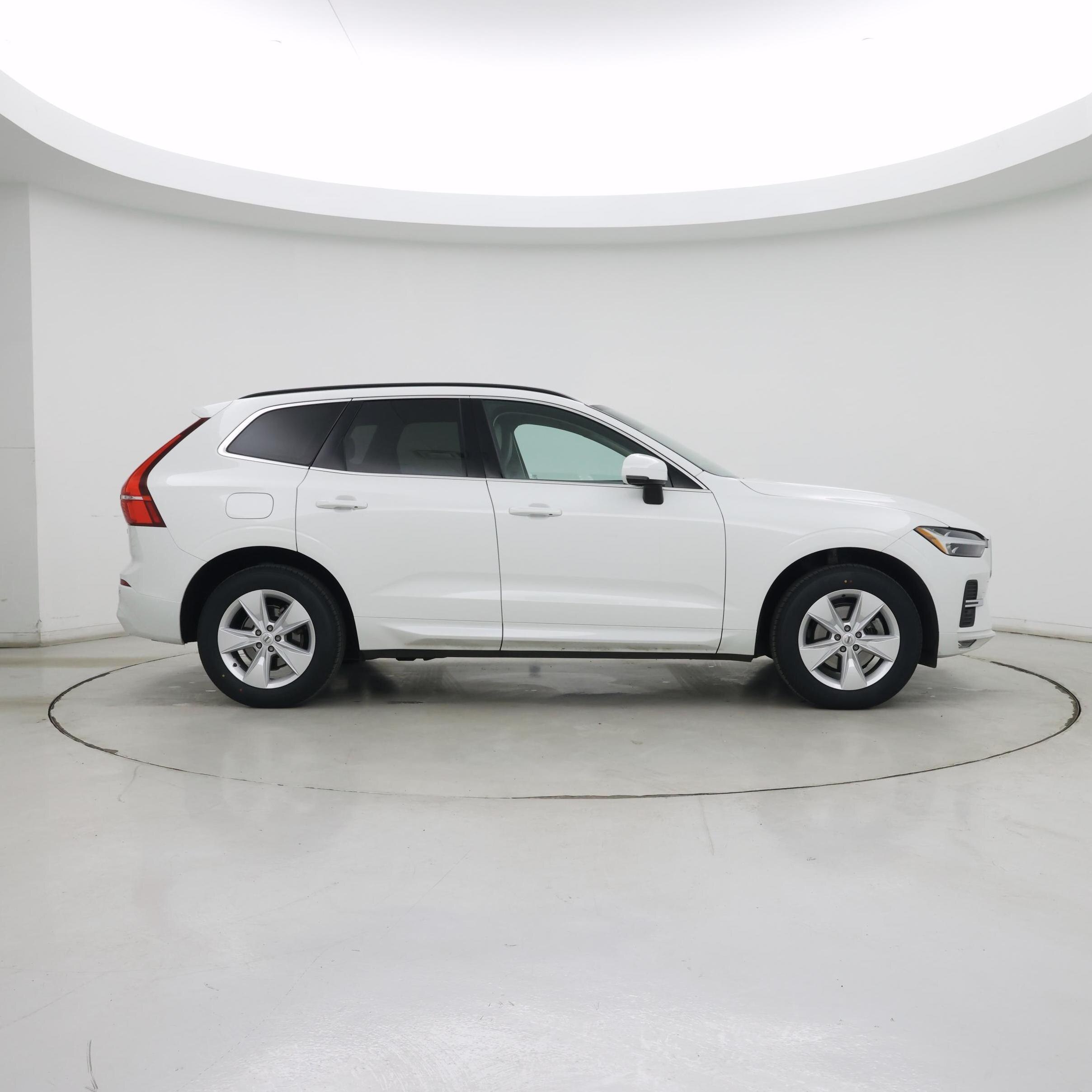 Thumbnail: 2022 Volvo XC60 - 7