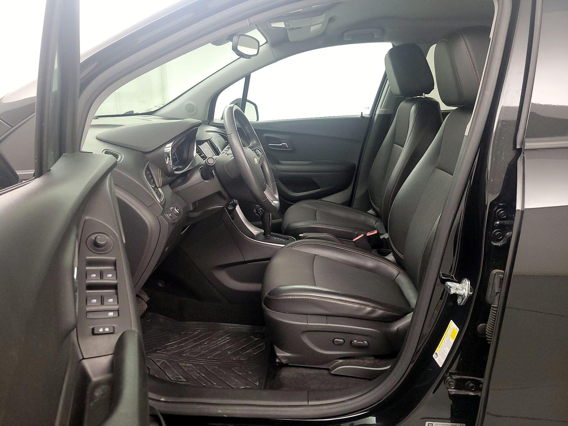 Thumbnail: 2022 Chevrolet Trax - 11