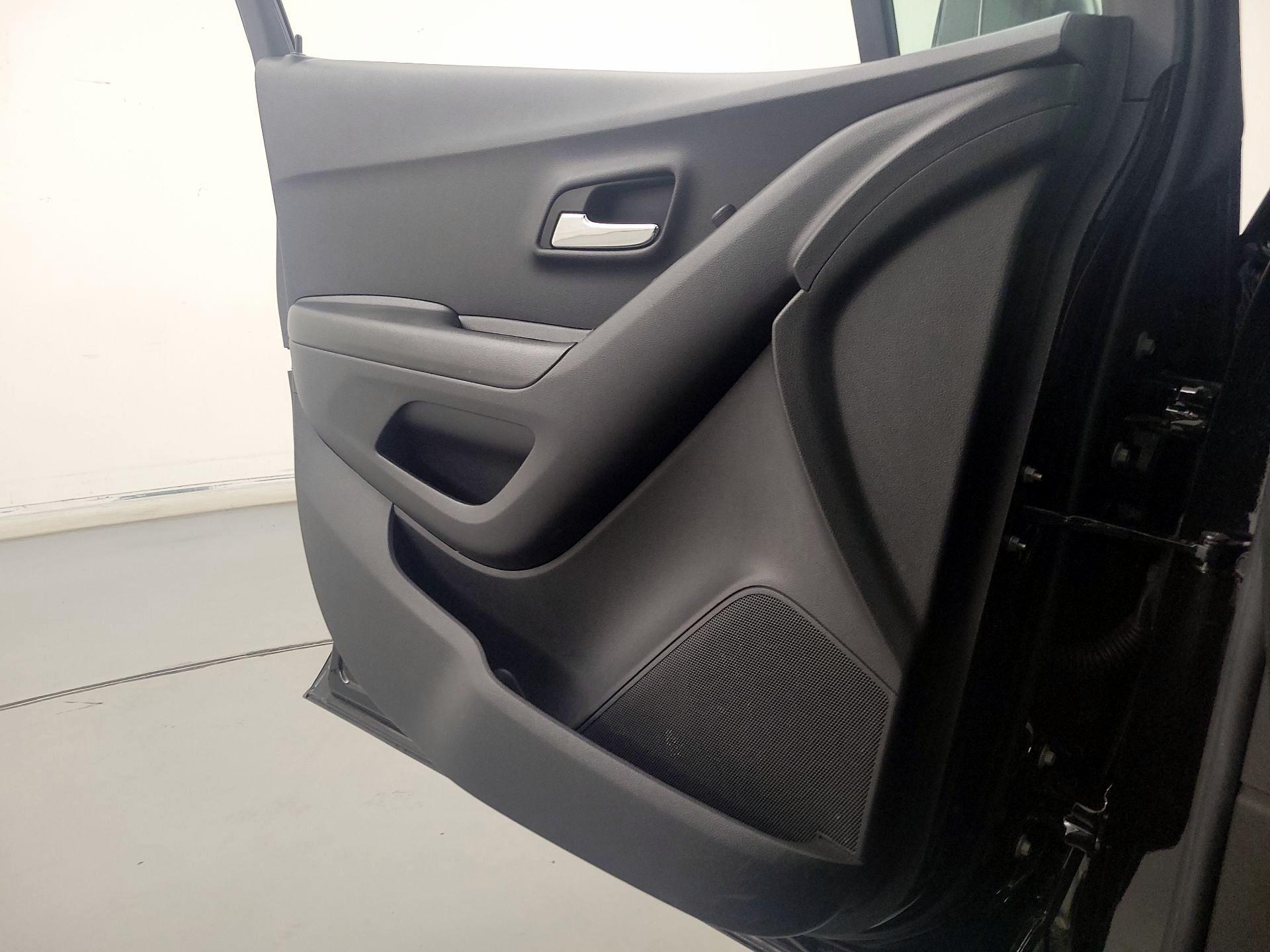 Thumbnail: 2022 Chevrolet Trax - 12