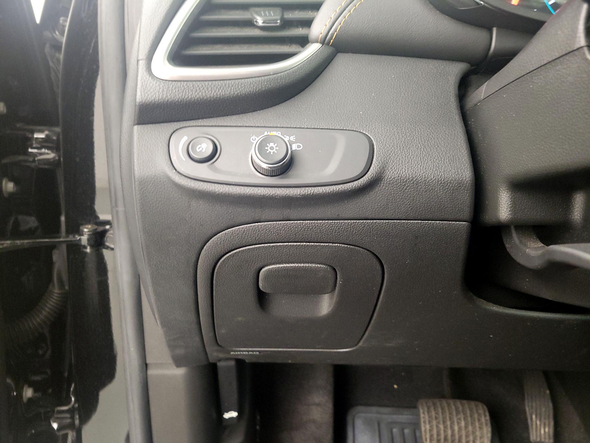 Thumbnail: 2022 Chevrolet Trax - 13