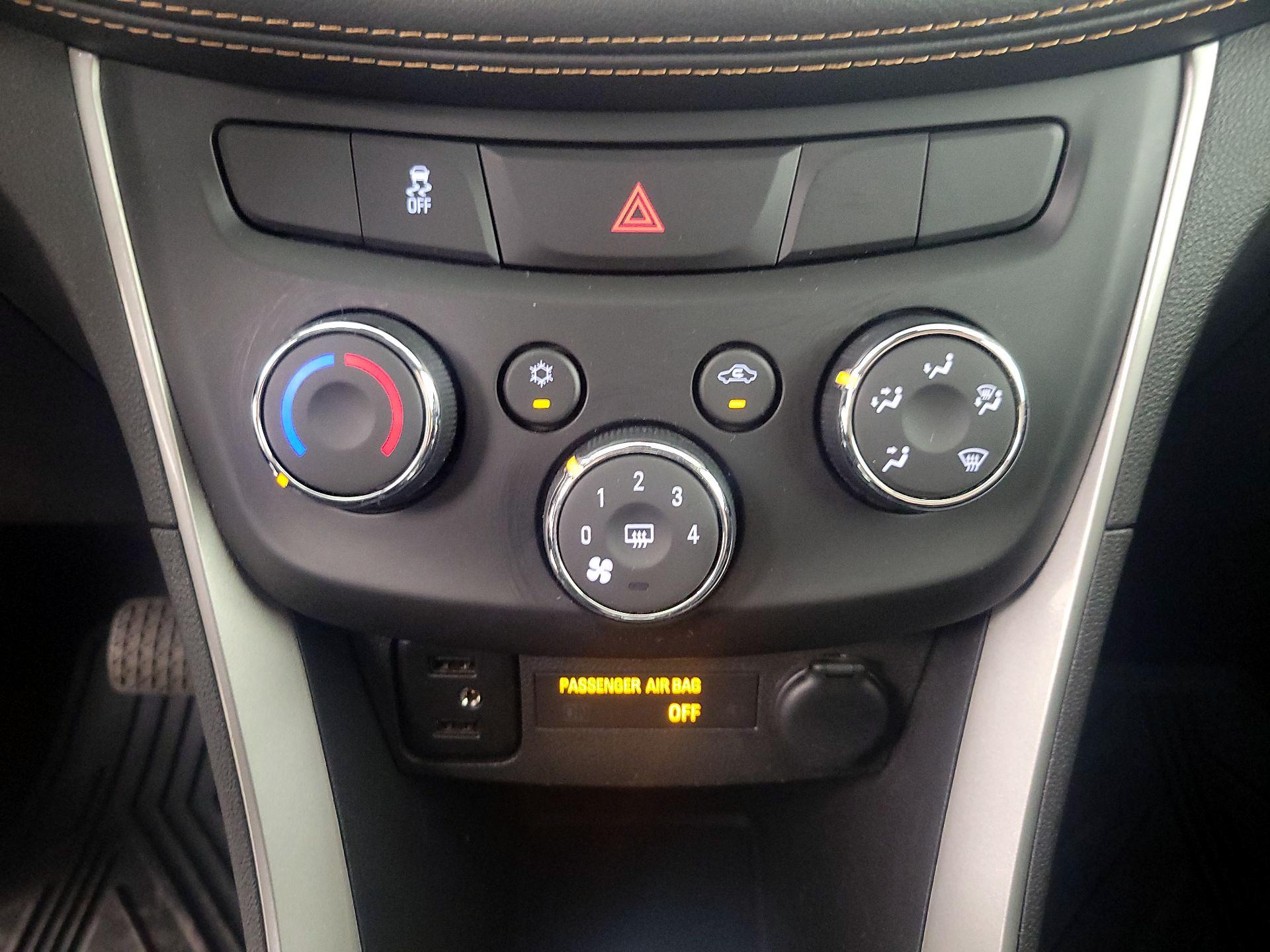 Thumbnail: 2022 Chevrolet Trax - 16