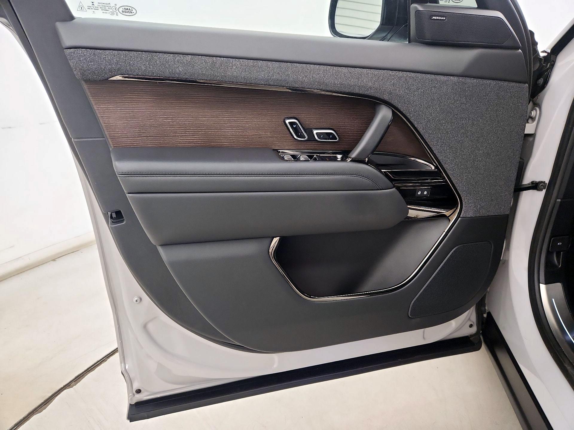 Thumbnail: 2023 Land Rover Range Rover Sport - 12