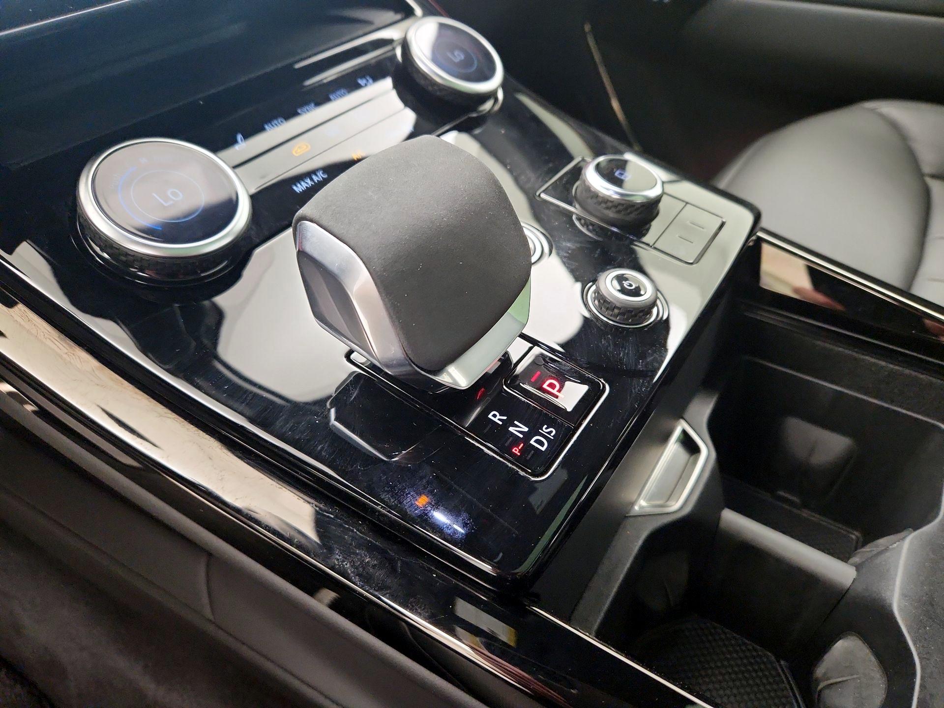 Thumbnail: 2023 Land Rover Range Rover Sport - 18