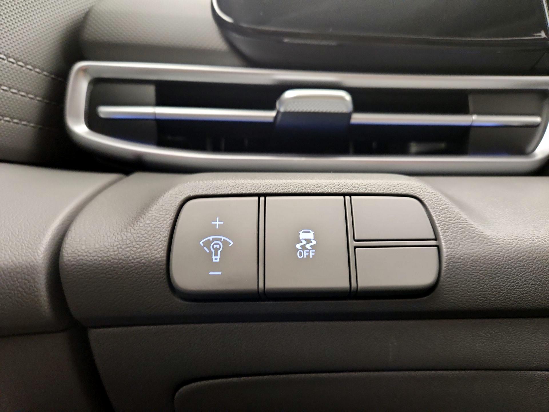 Thumbnail: 2024 Hyundai Elantra - 13