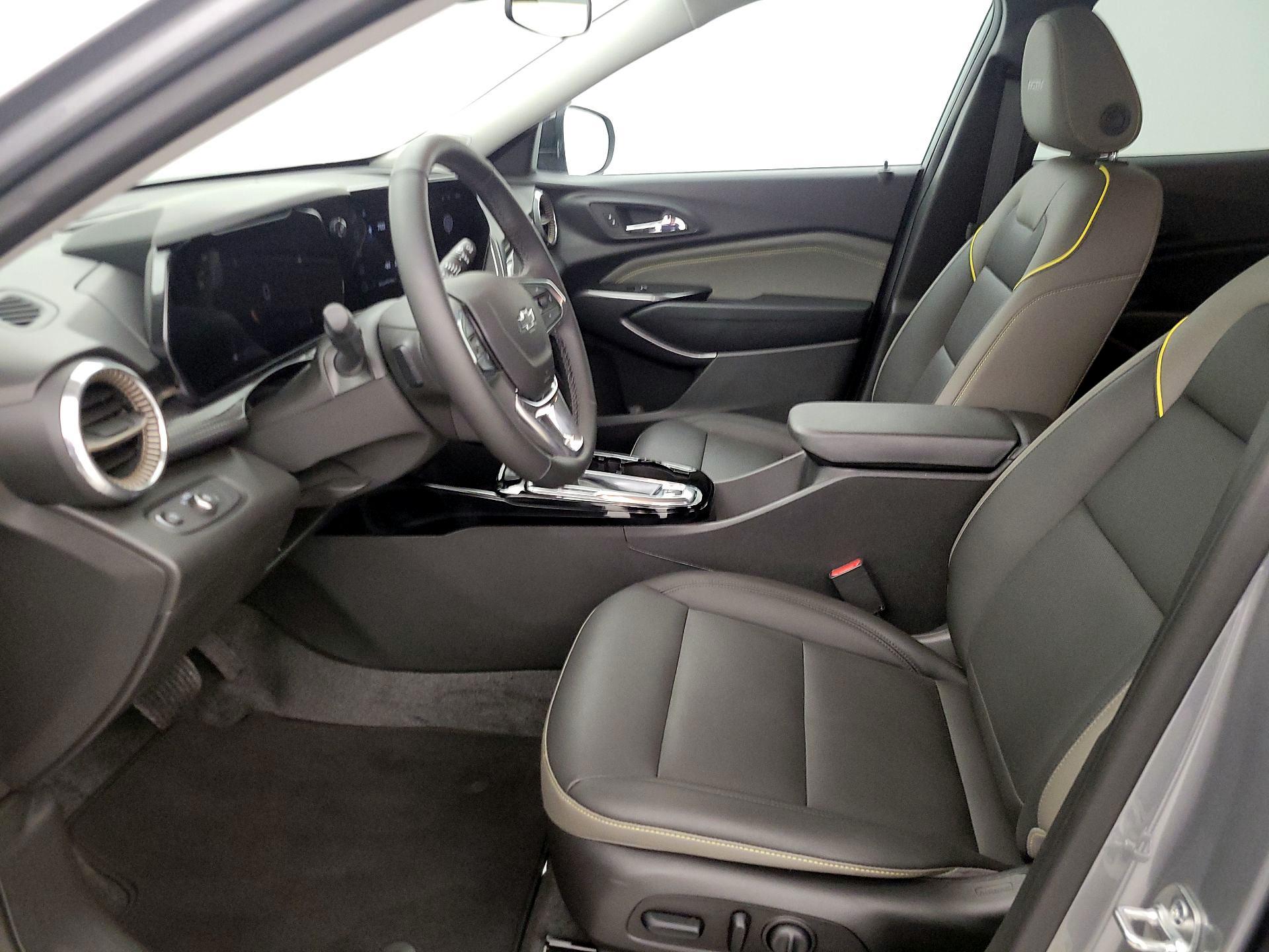 Thumbnail: 2025 Chevrolet Trax - 11