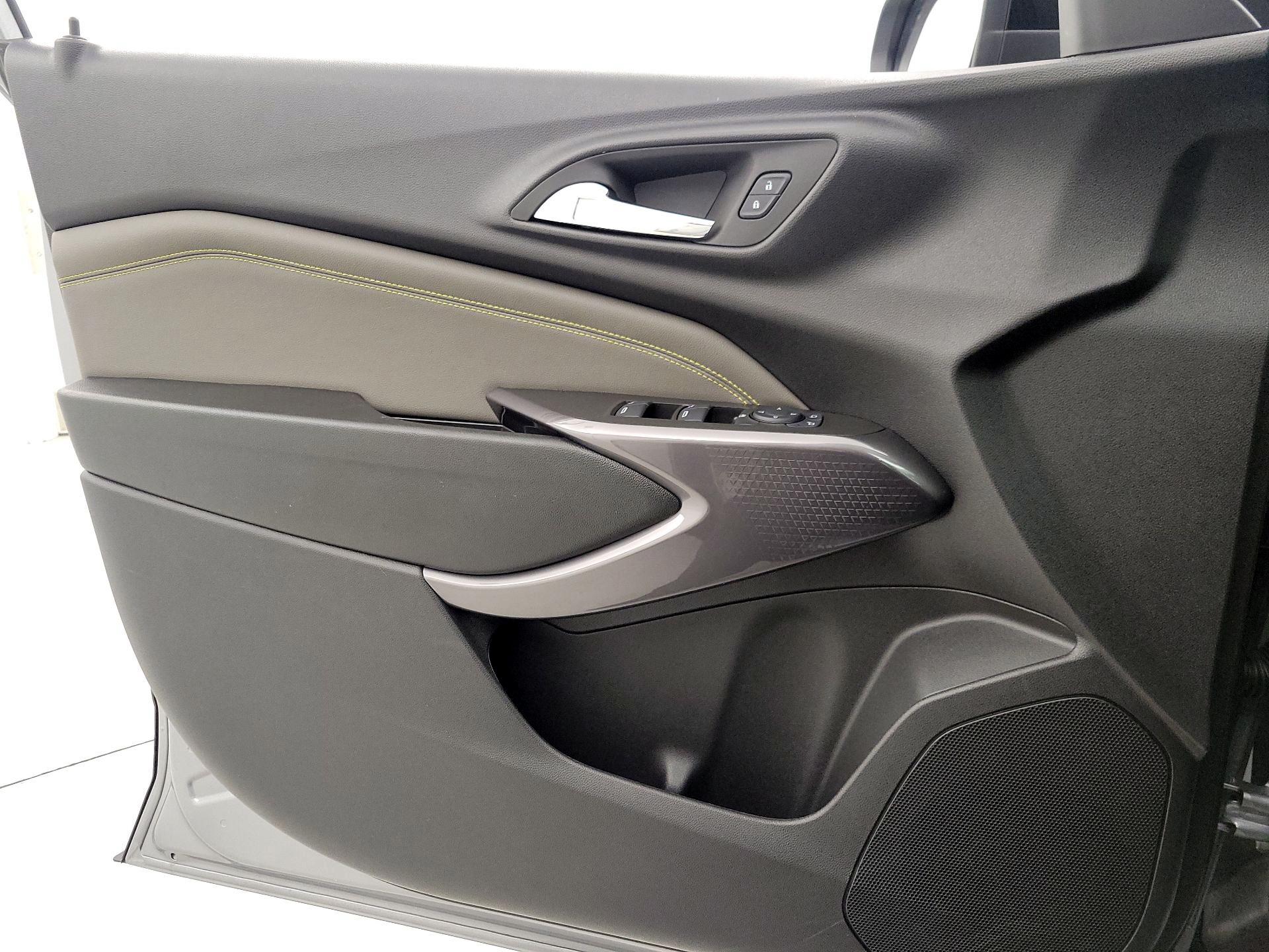 Thumbnail: 2025 Chevrolet Trax - 12