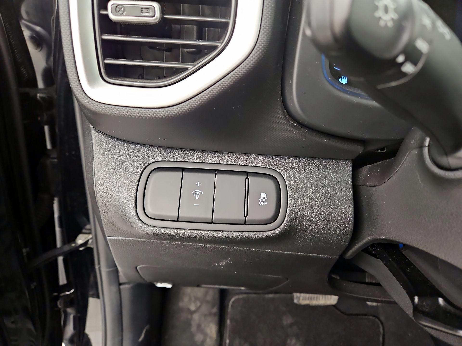 Thumbnail: 2023 Hyundai Venue - 13