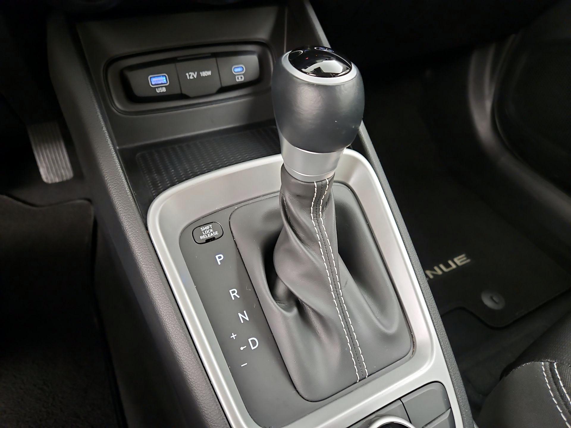 Thumbnail: 2023 Hyundai Venue - 17