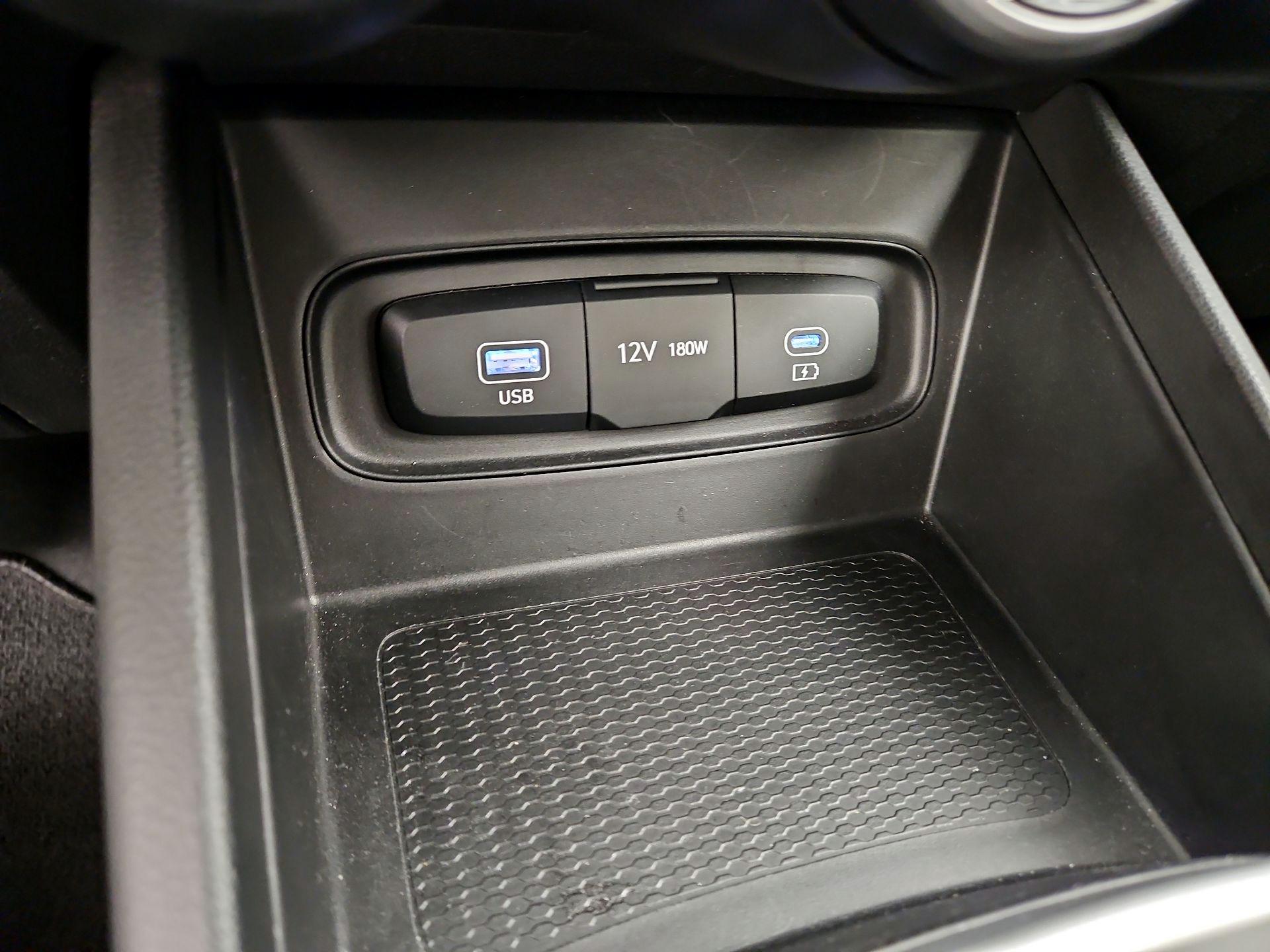 Thumbnail: 2023 Hyundai Venue - 18