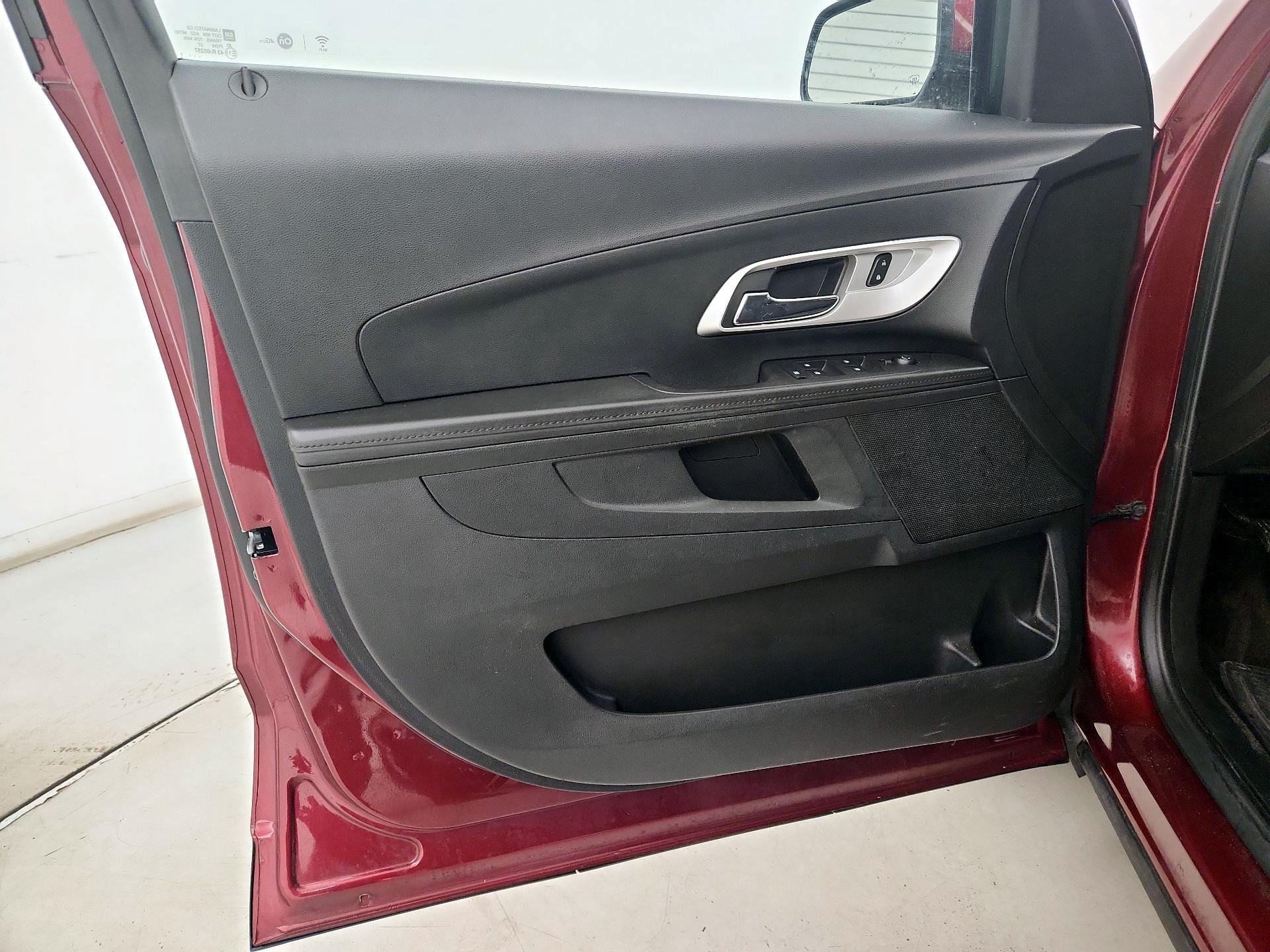 Thumbnail: 2017 Chevrolet Equinox - 12