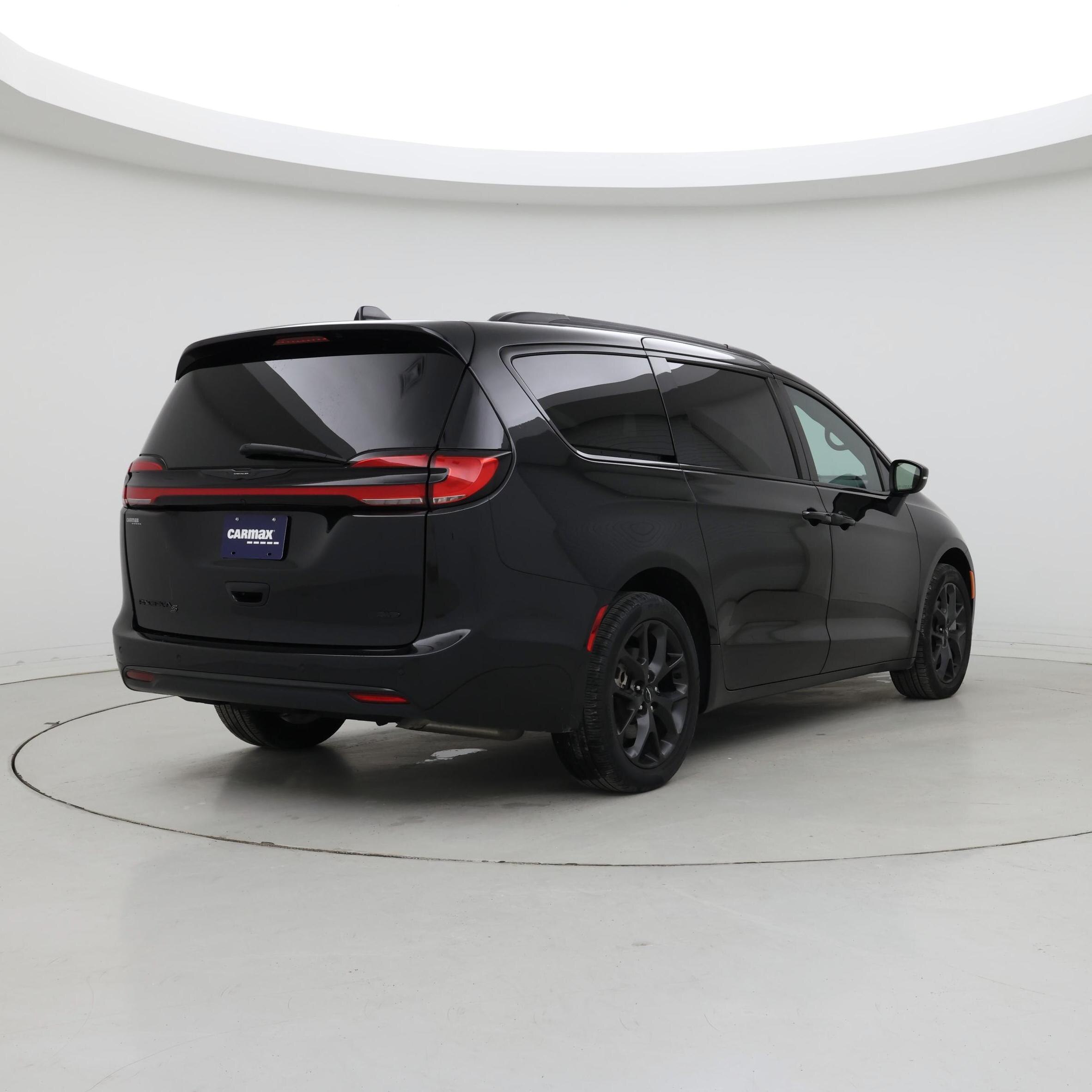 Thumbnail: 2023 Chrysler Pacifica - 8