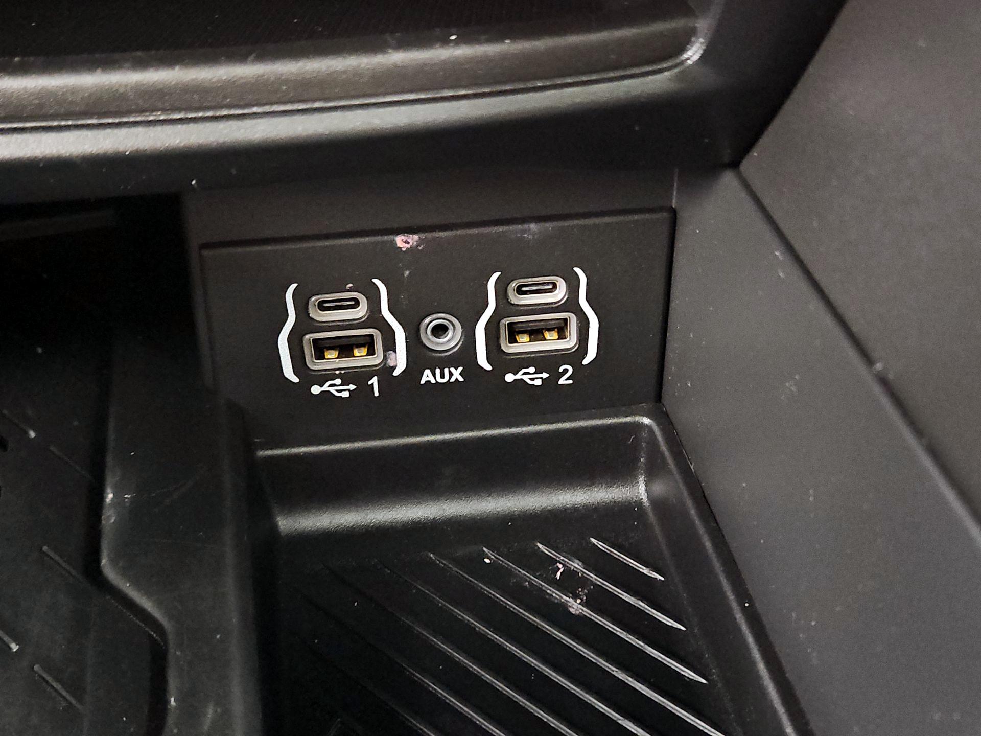 Thumbnail: 2025 Chrysler Pacifica - 19