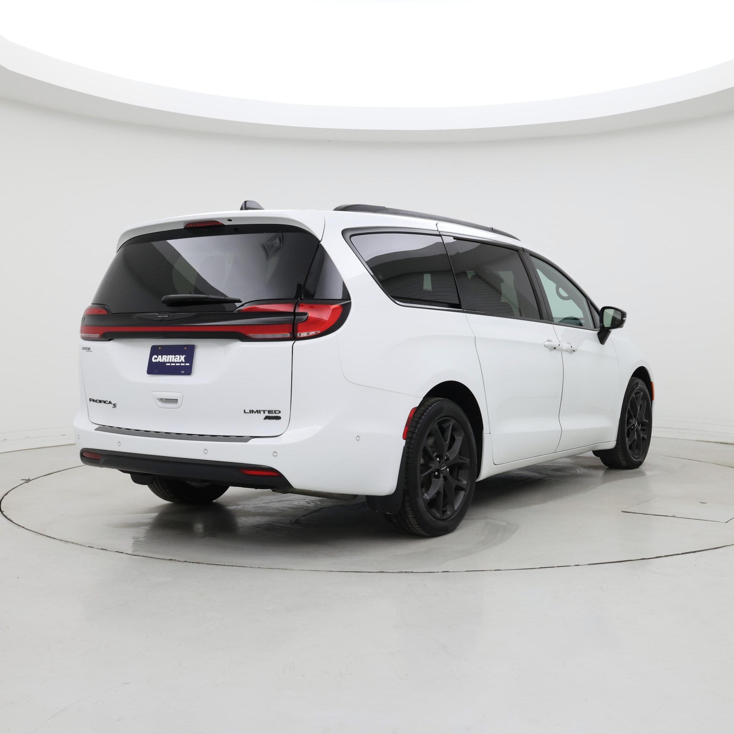 Thumbnail: 2025 Chrysler Pacifica - 8